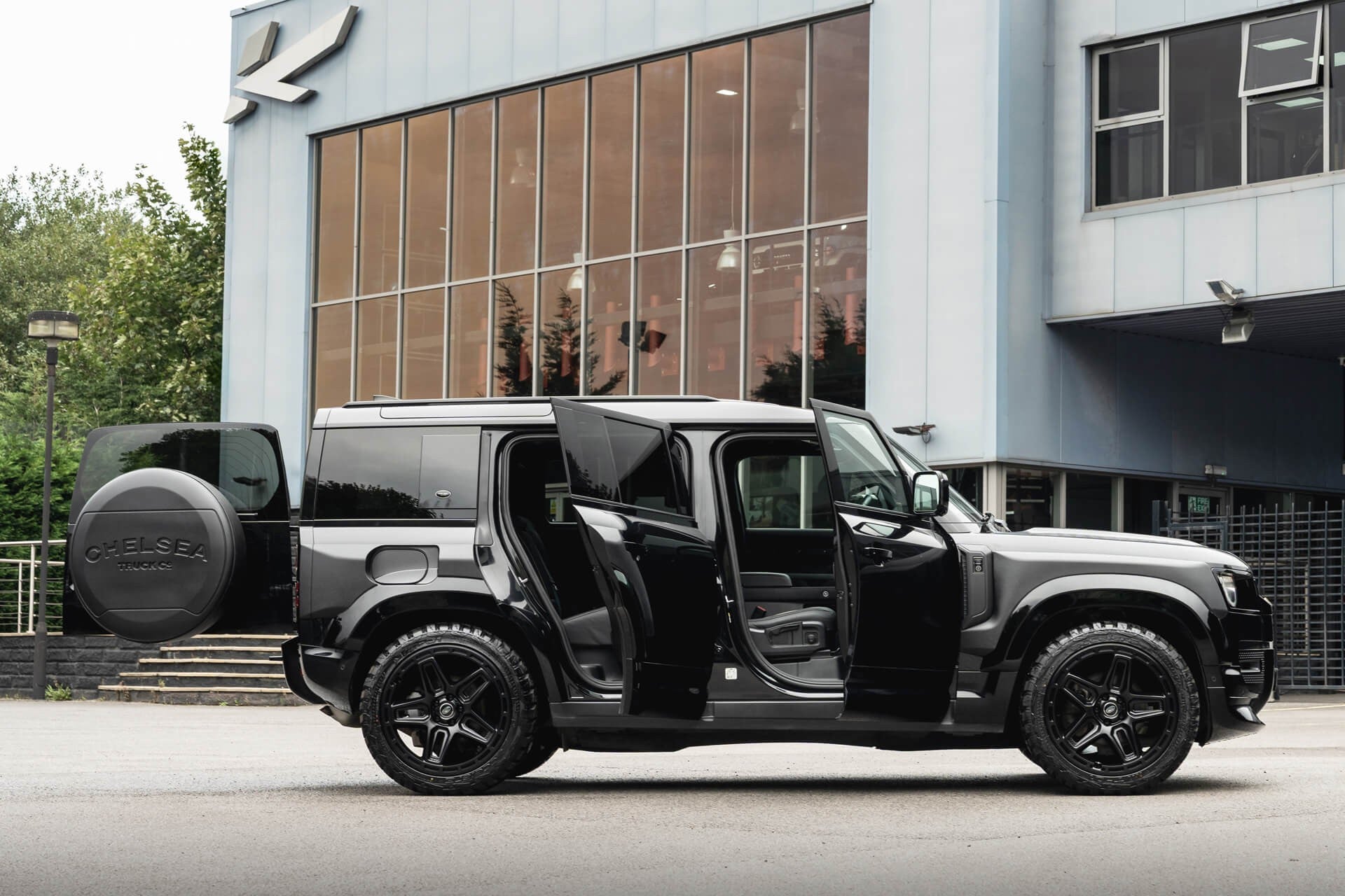 Land Rover Defender 110