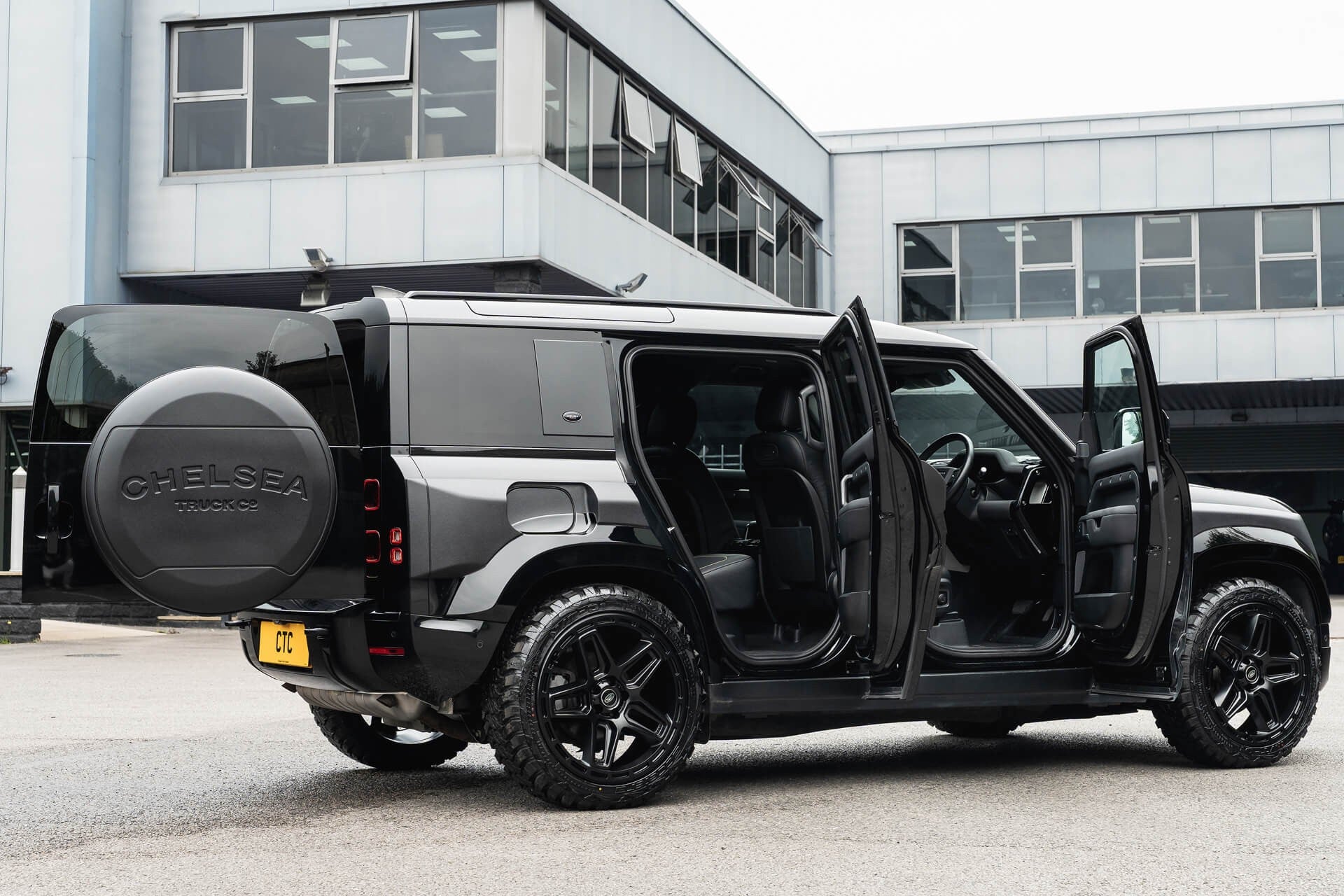 Land Rover Defender 110