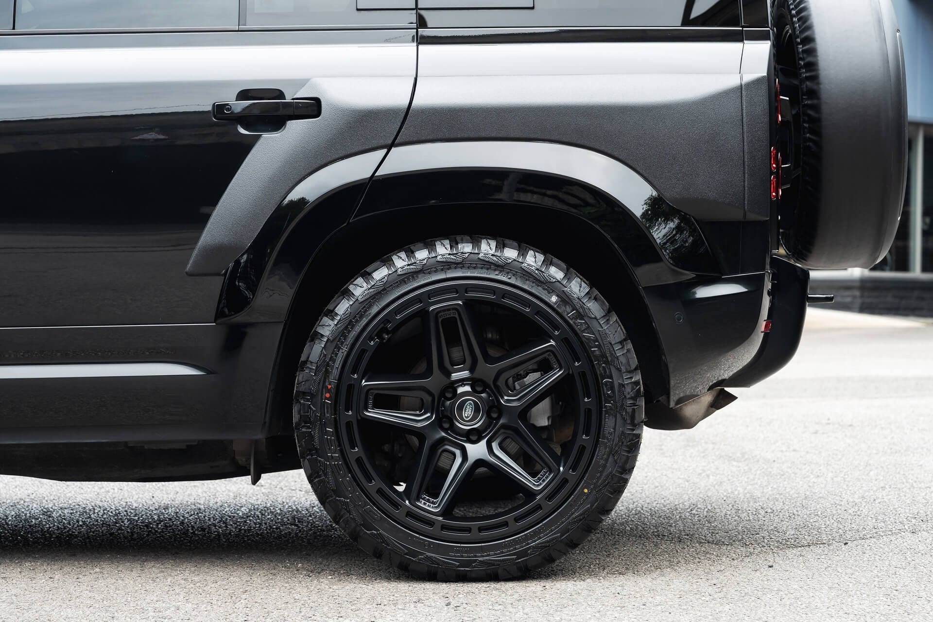 Land Rover Defender 110