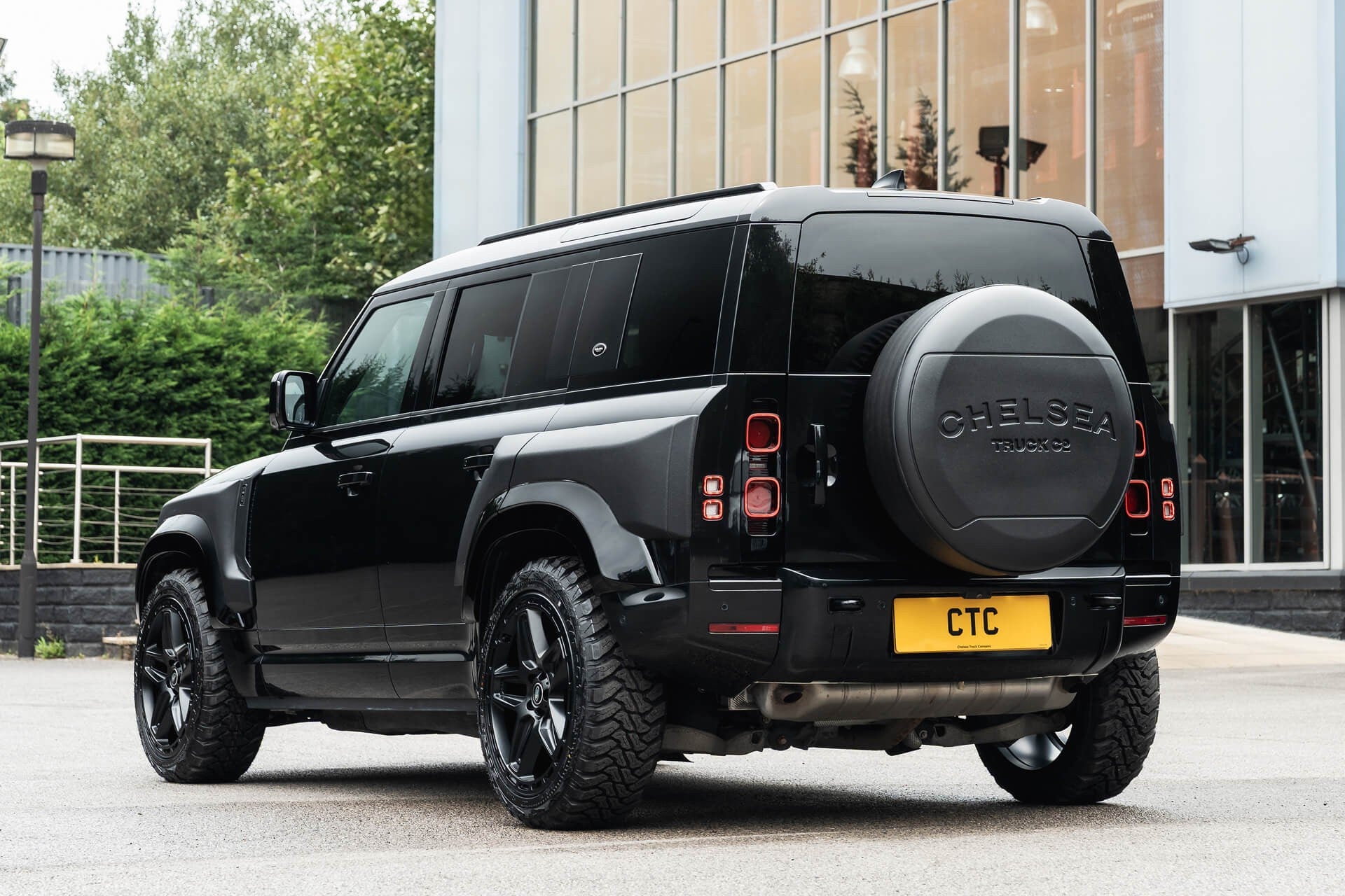 Land Rover Defender 110