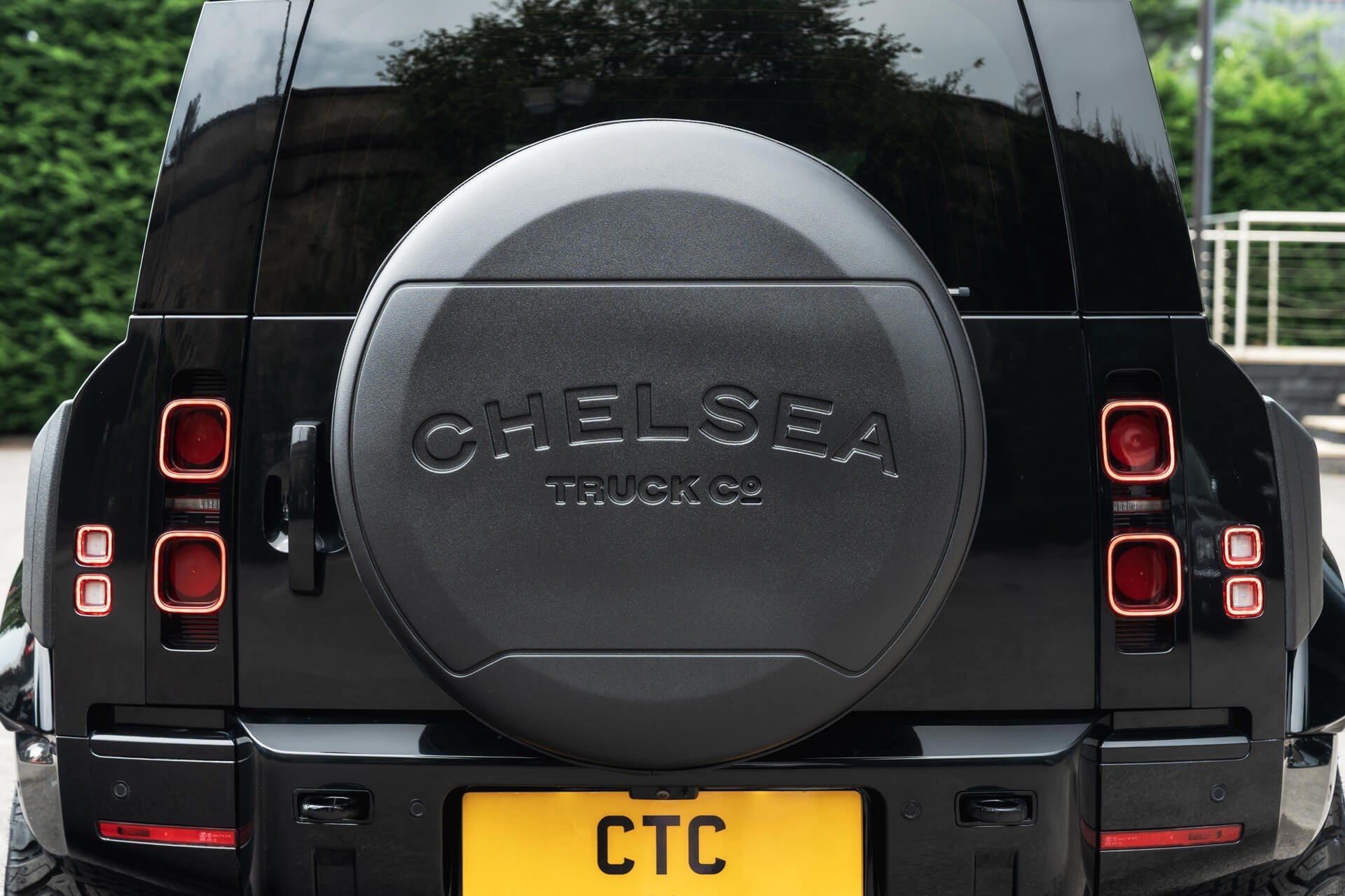 Land Rover Defender 110