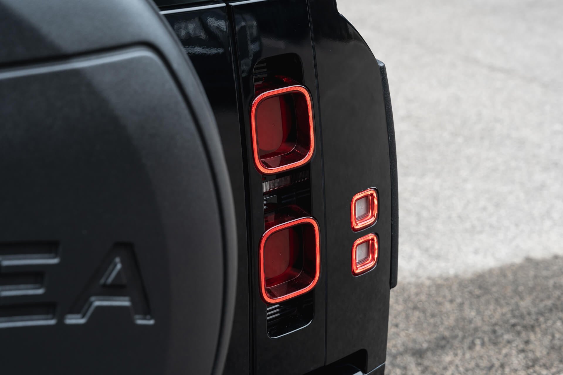 Land Rover Defender 110