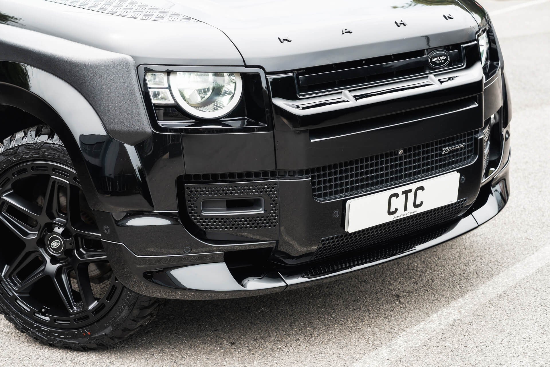 Land Rover Defender 110