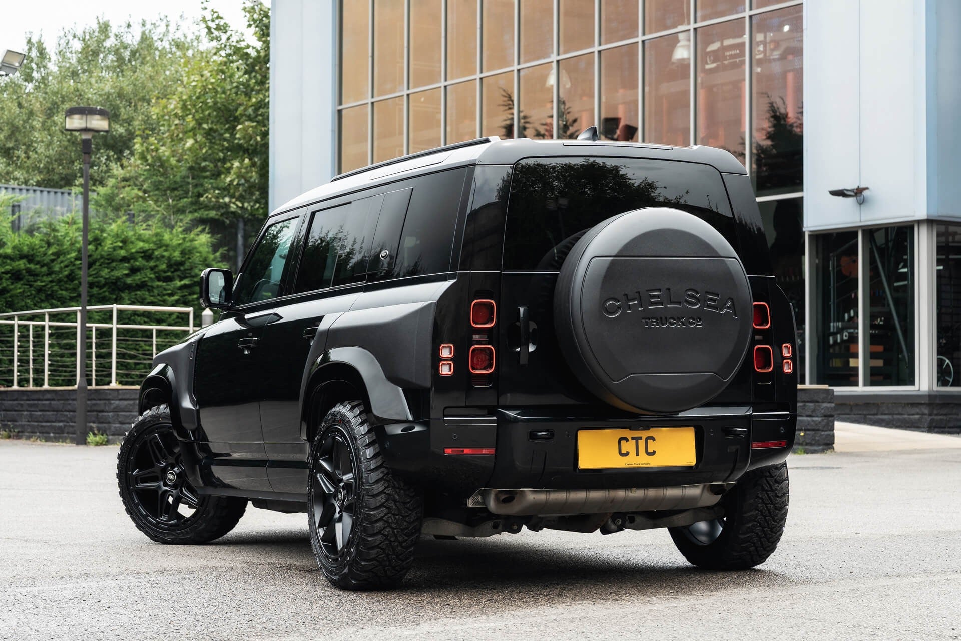 Land Rover Defender 110