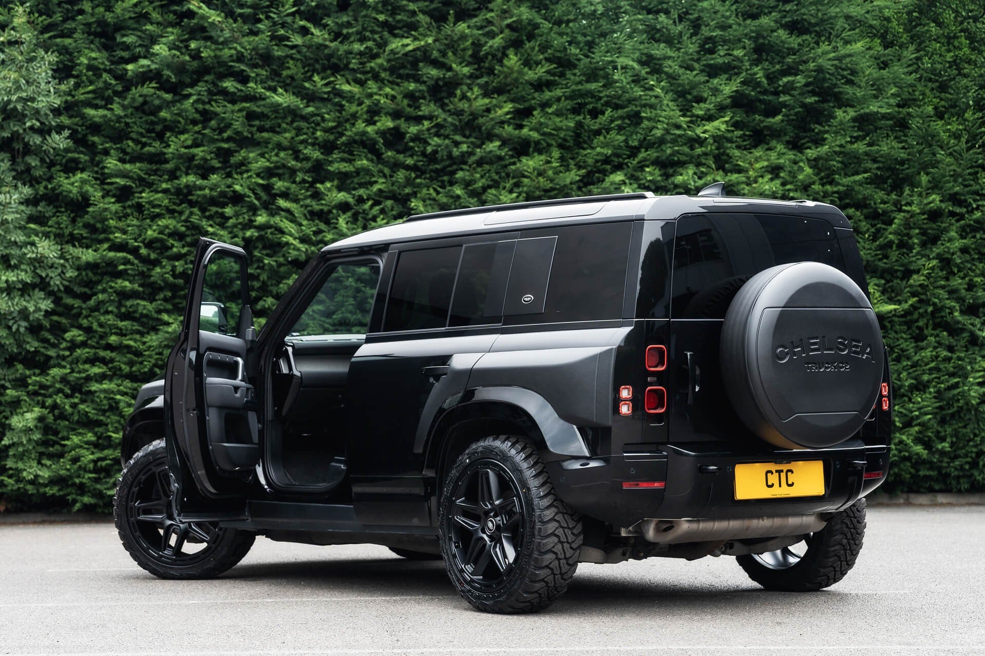 Land Rover Defender 110