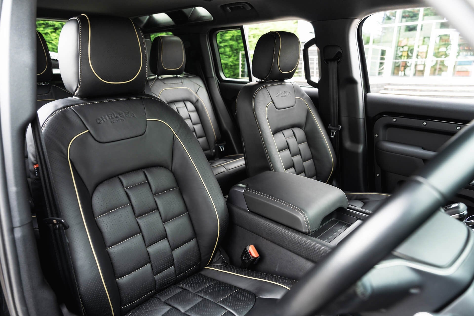 Land Rover Defender 110