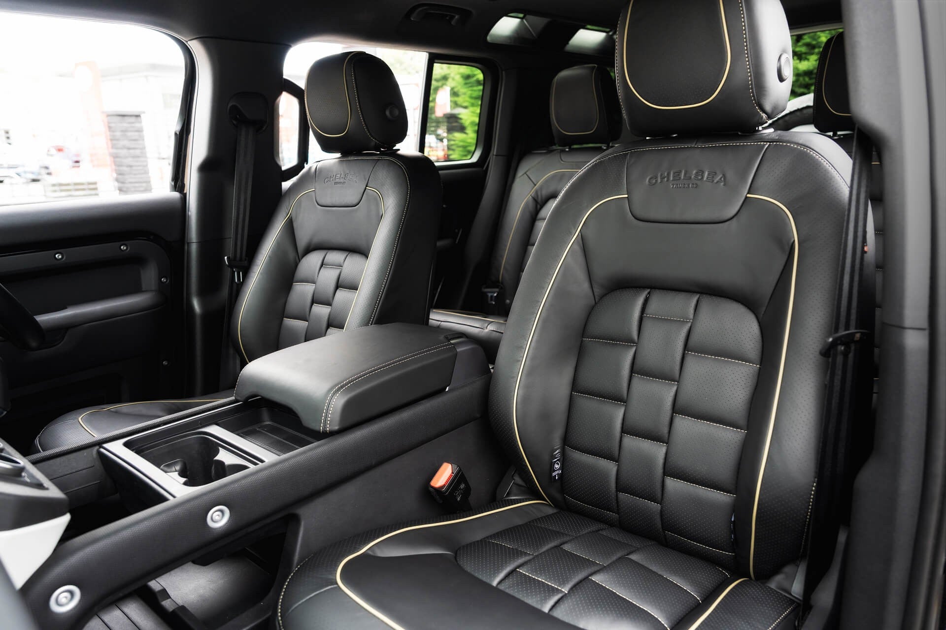 Land Rover Defender 110