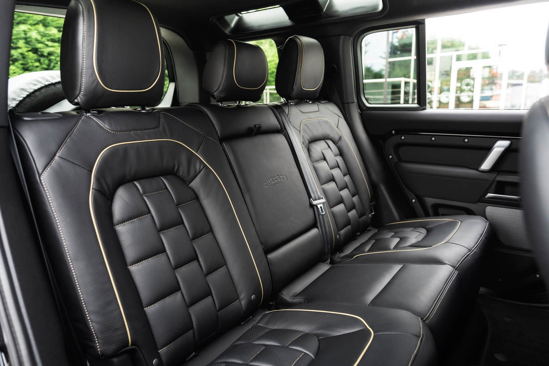 Land Rover Defender 110