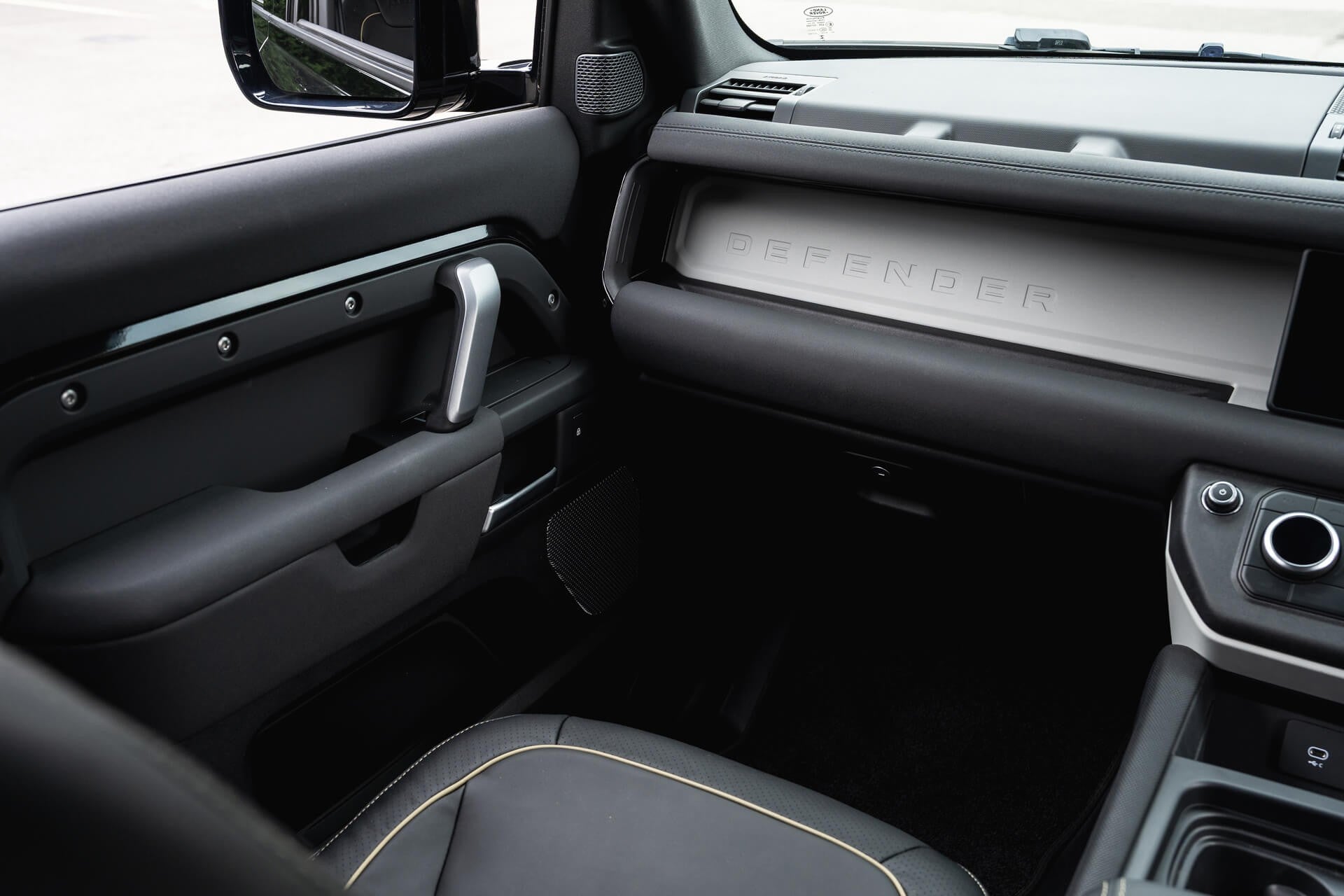 Land Rover Defender 110