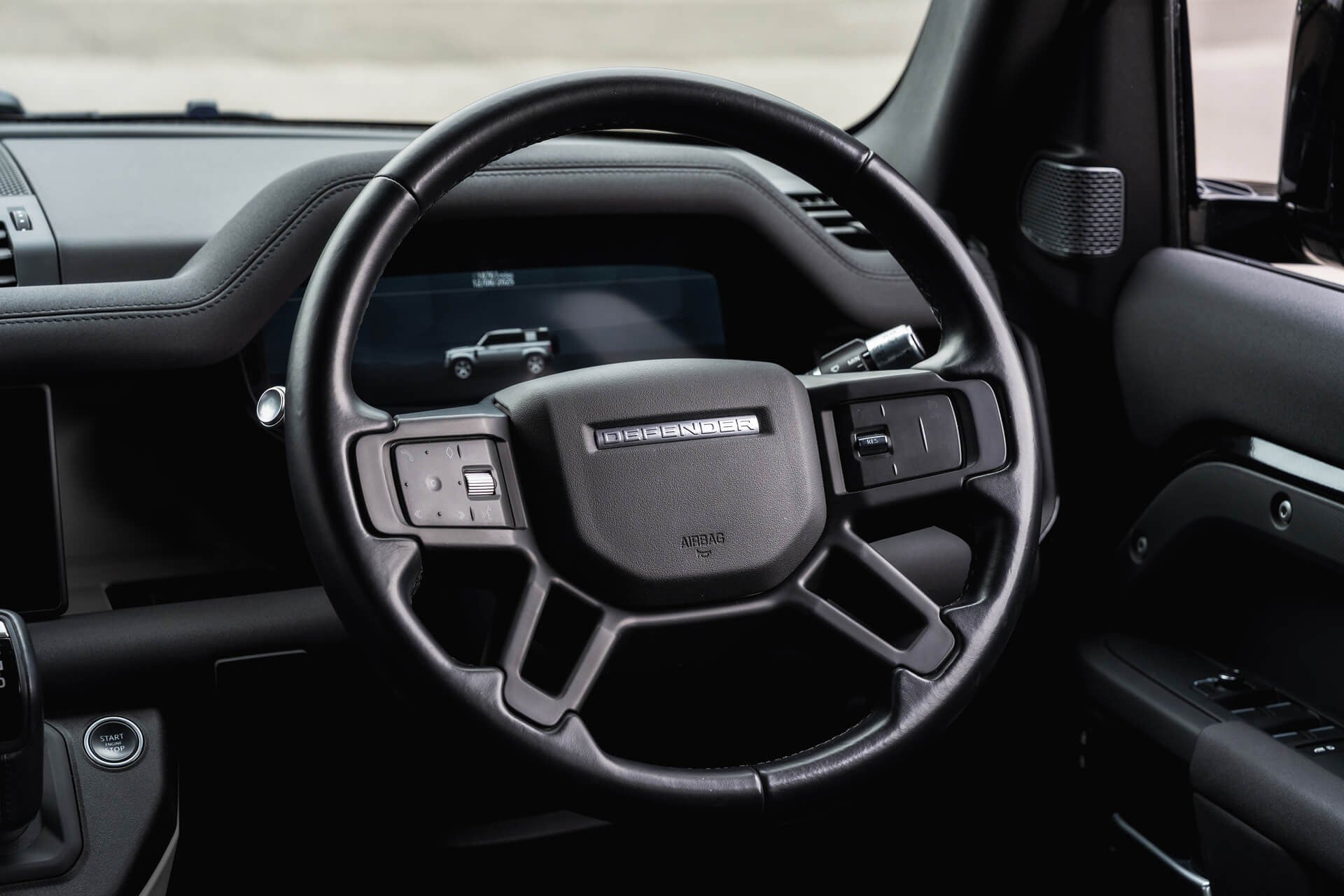 Land Rover Defender 110