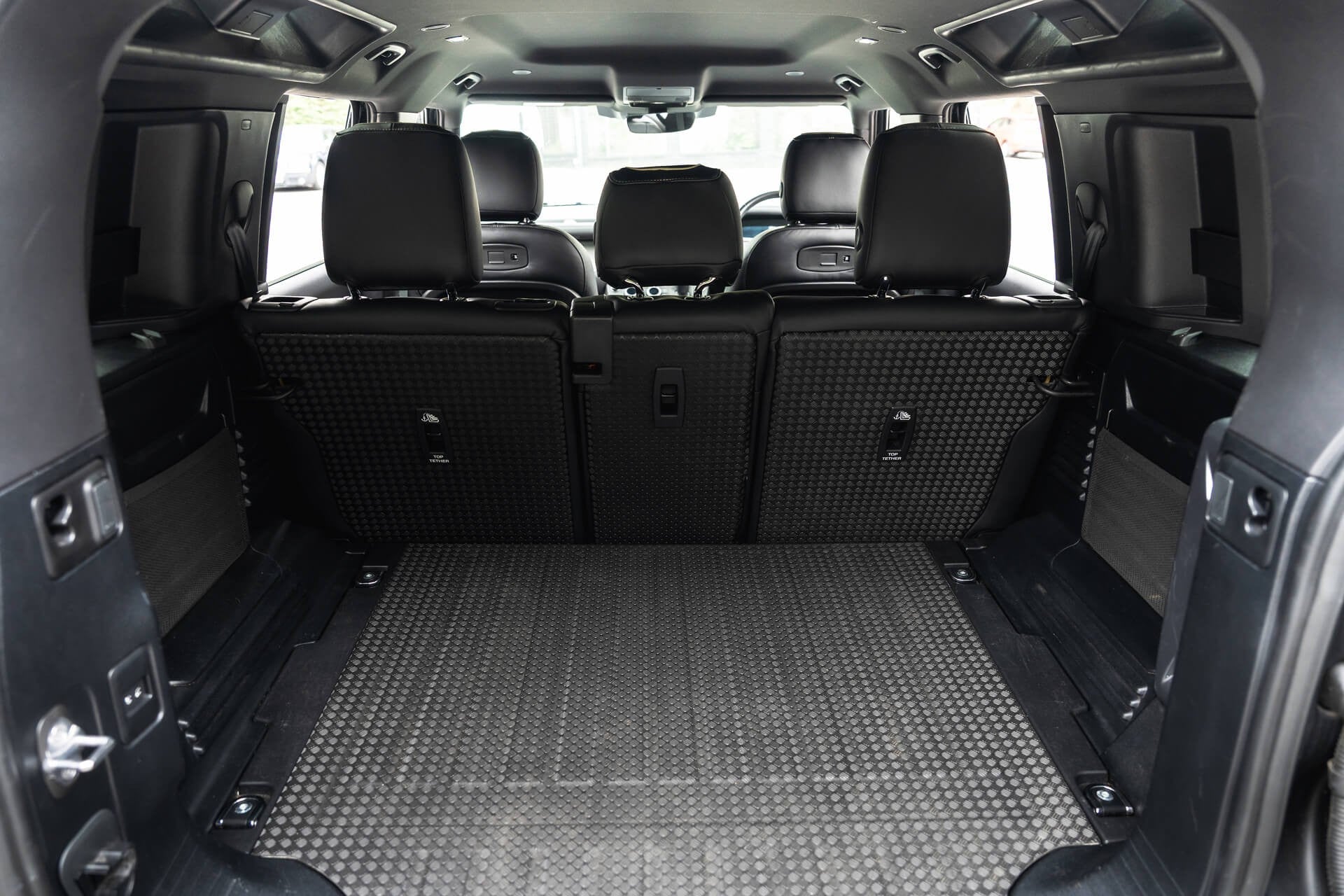 Land Rover Defender 110