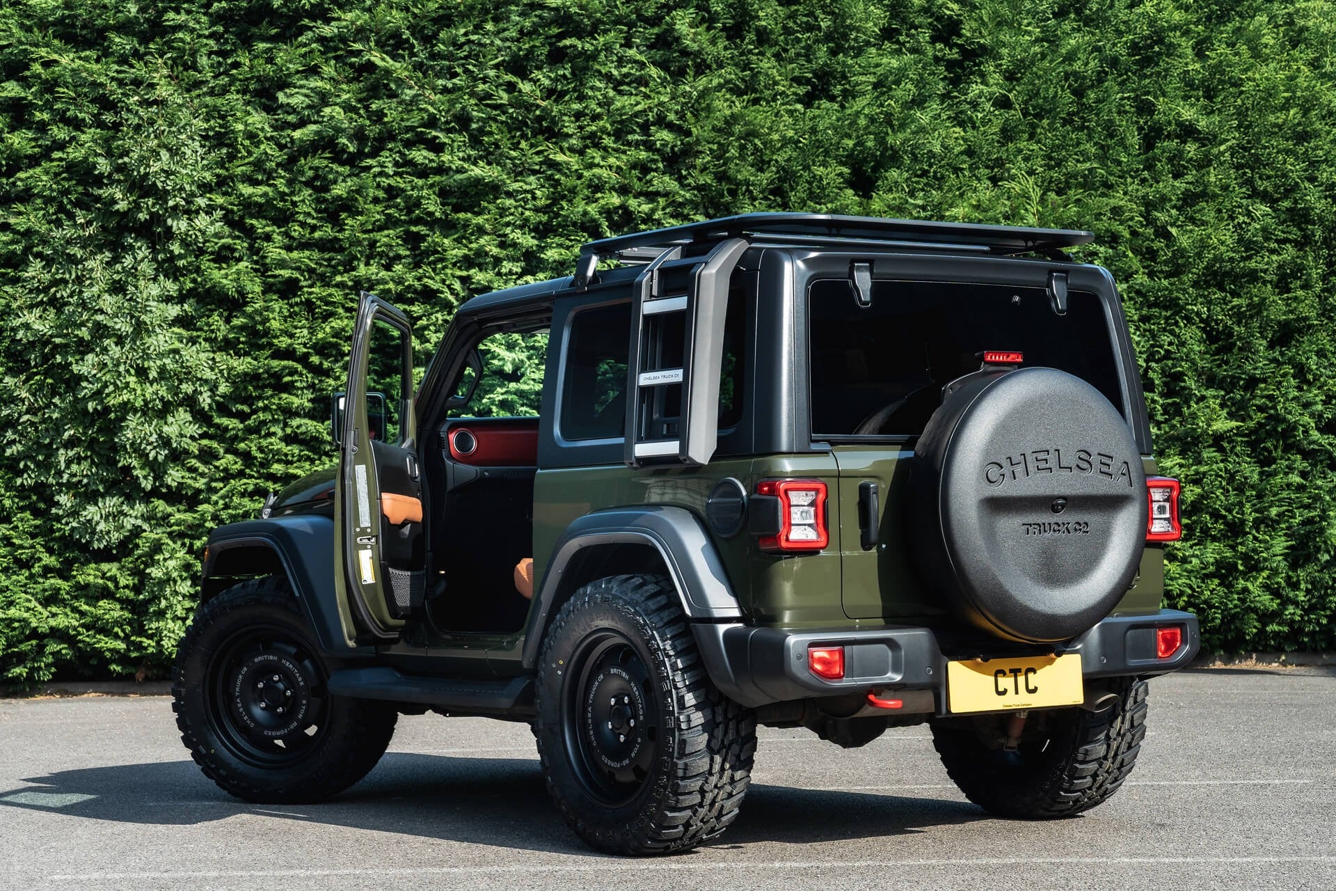 Jeep Wrangler Rubicon Gallery Image