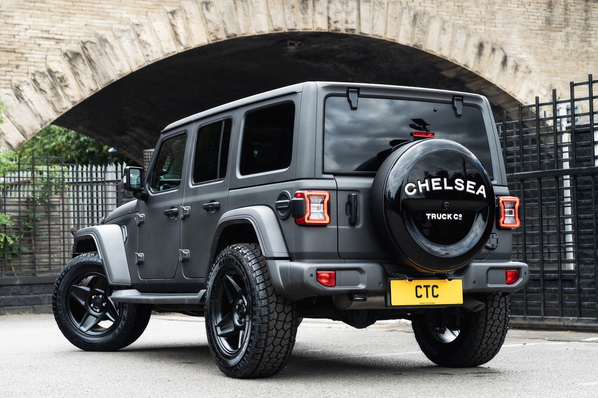 Jeep Wrangler Sahara Unlimited Gallery Image