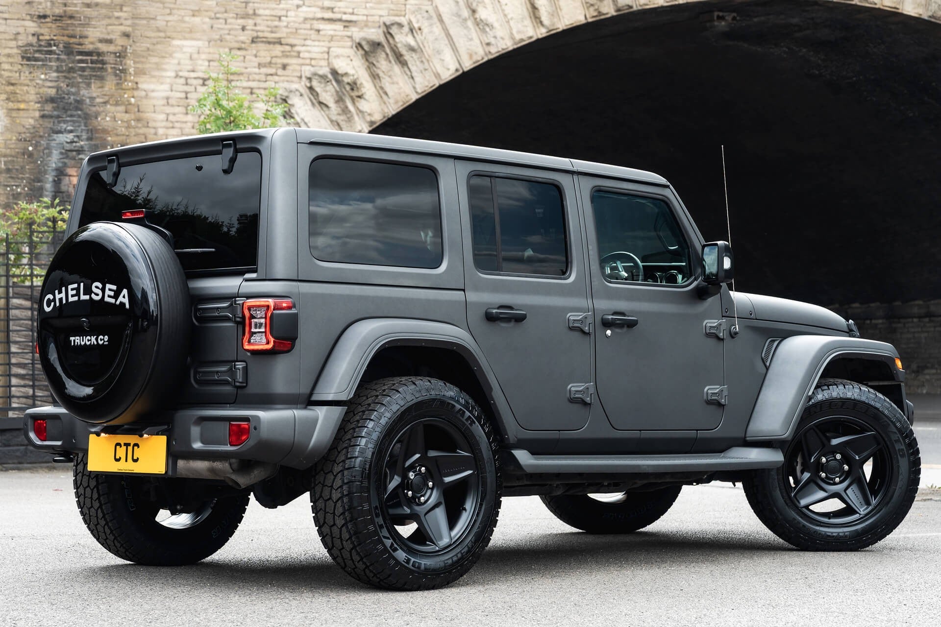 Jeep Wrangler Sahara Unlimited Gallery Image