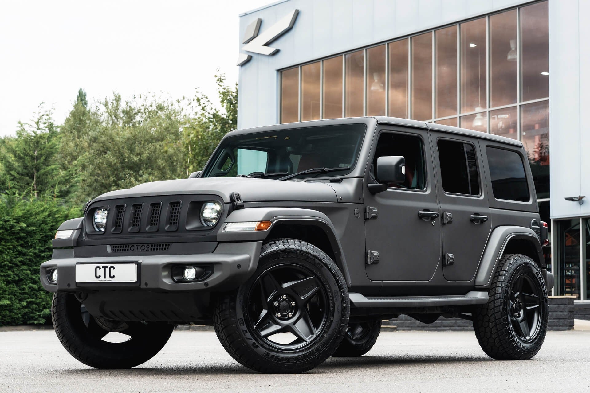Jeep Wrangler Sahara Unlimited Gallery Image