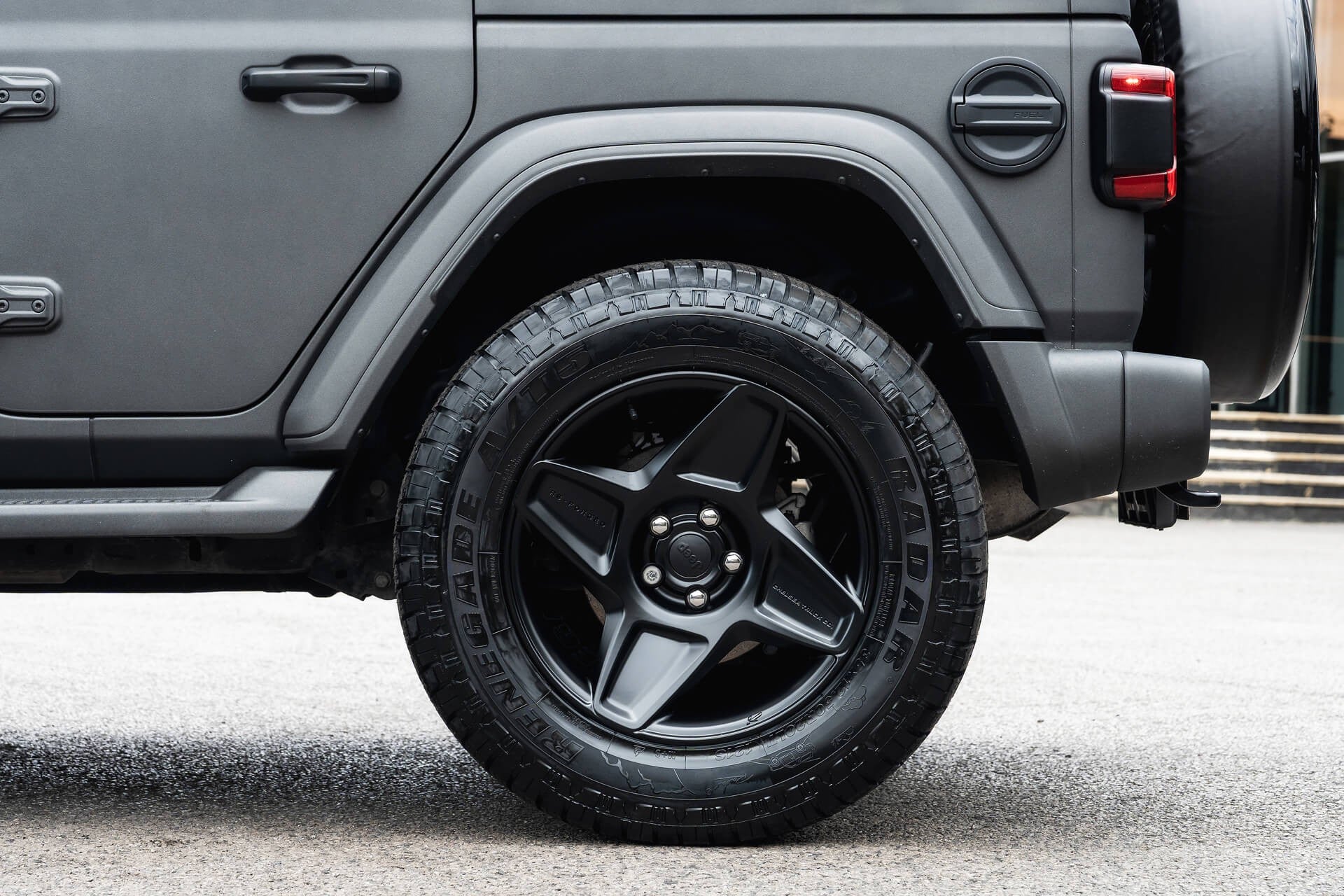 Jeep Wrangler Sahara Unlimited Gallery Image