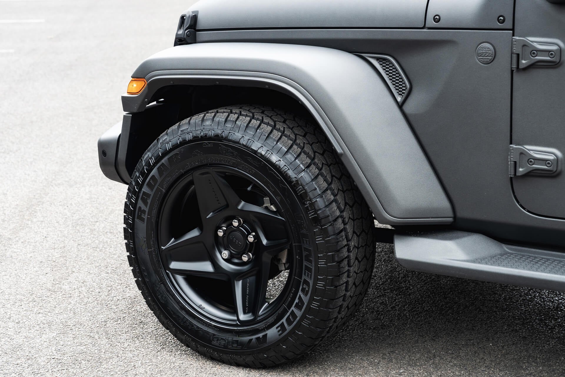 Jeep Wrangler Sahara Unlimited Gallery Image