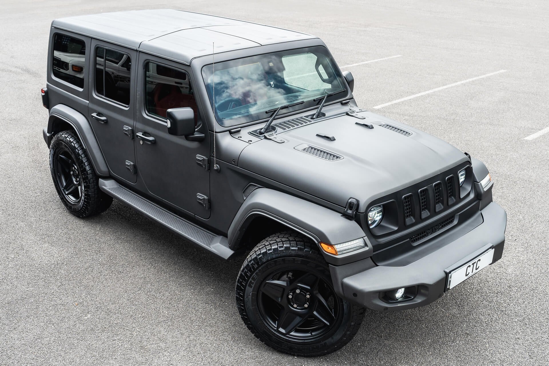 Jeep Wrangler Sahara Unlimited Gallery Image