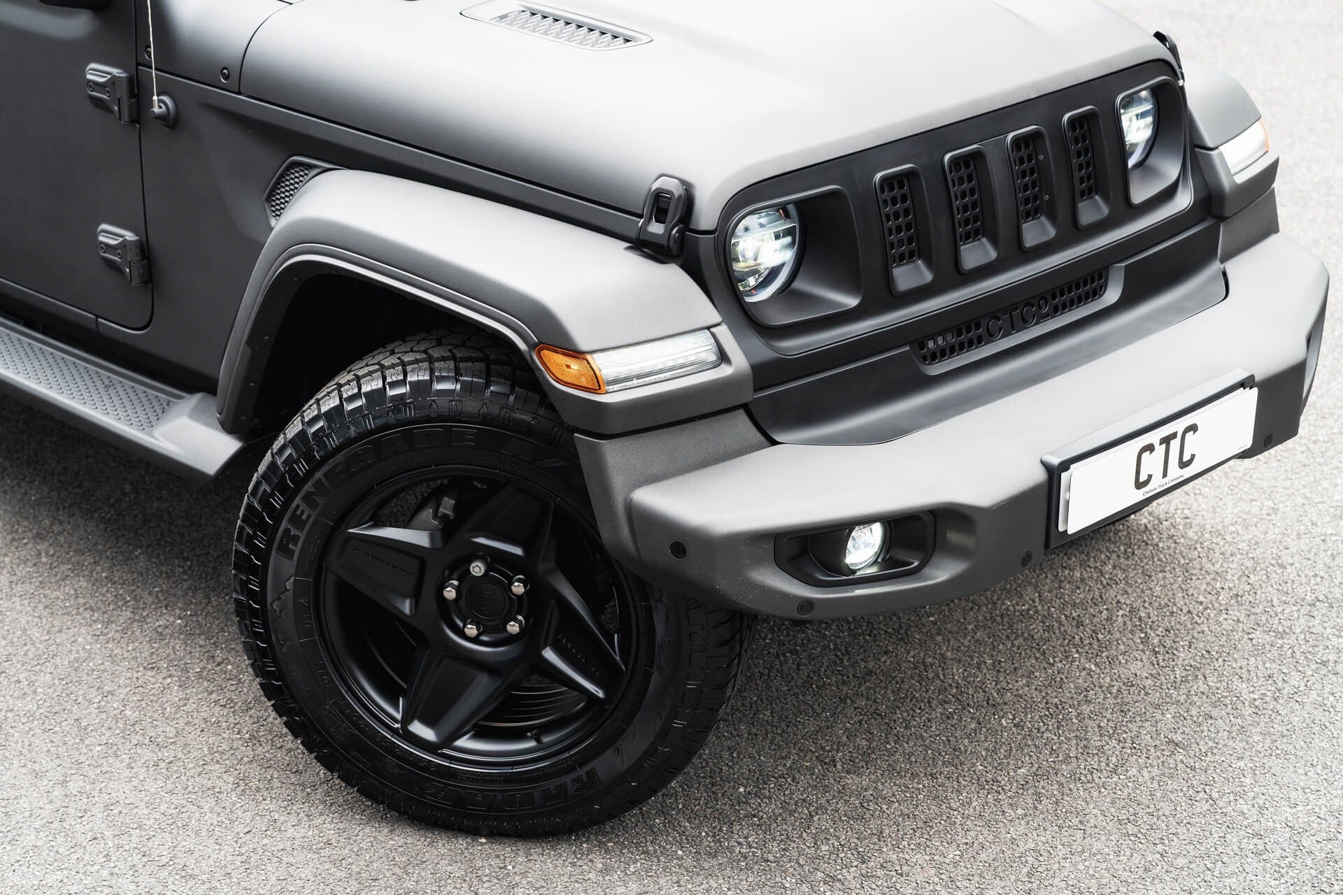 Jeep Wrangler Sahara Unlimited Gallery Image