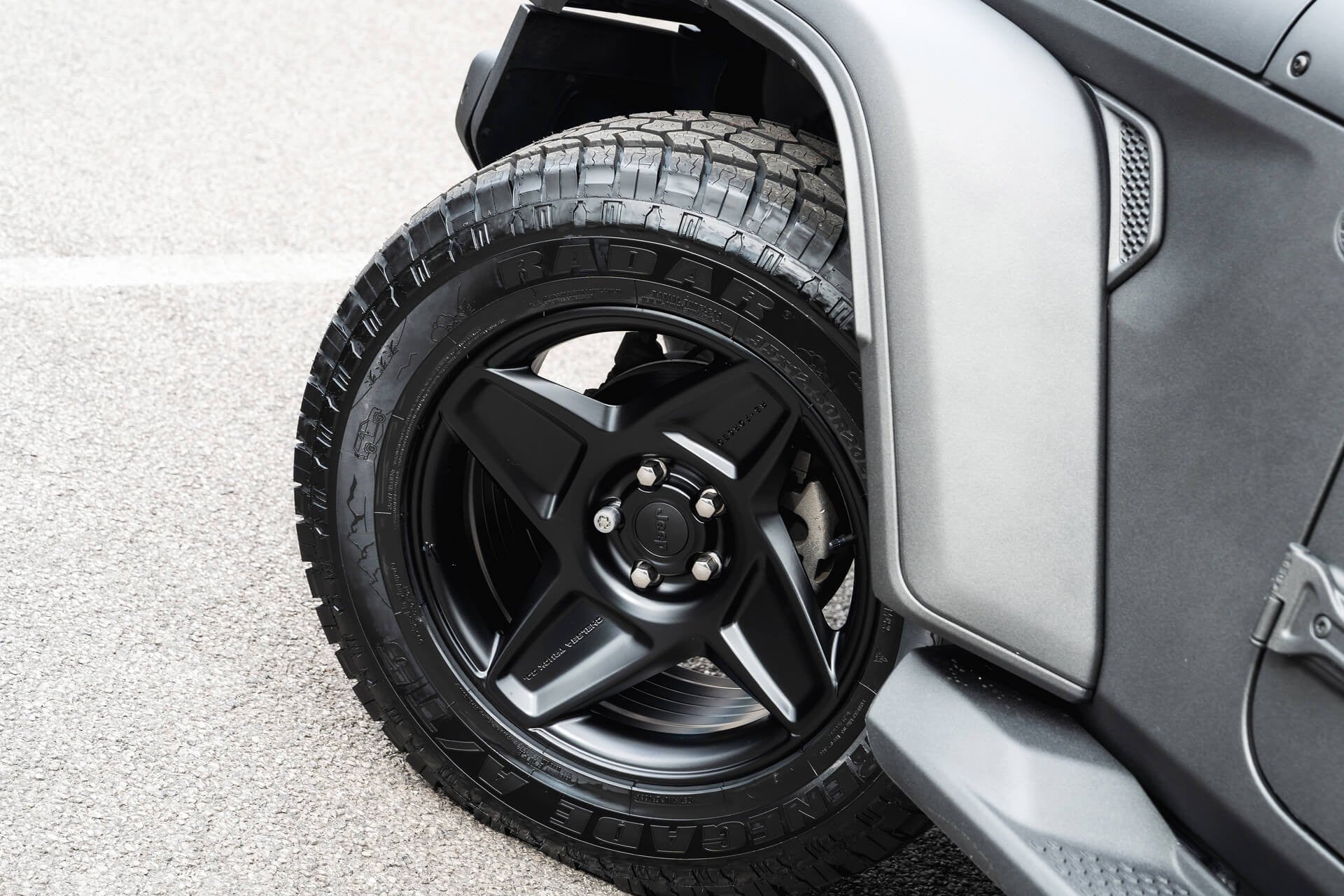 Jeep Wrangler Sahara Unlimited Gallery Image