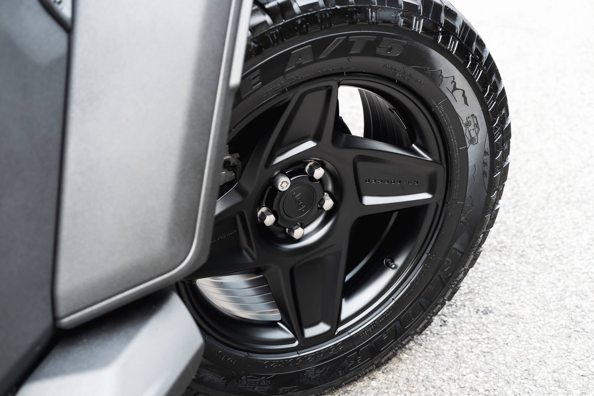 Jeep Wrangler Sahara Unlimited Gallery Image
