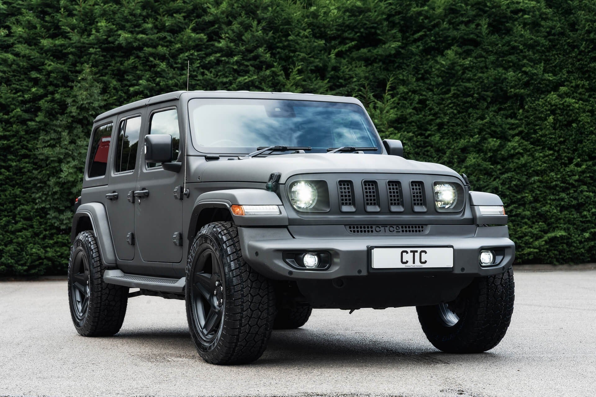 Jeep Wrangler Sahara Unlimited Gallery Image