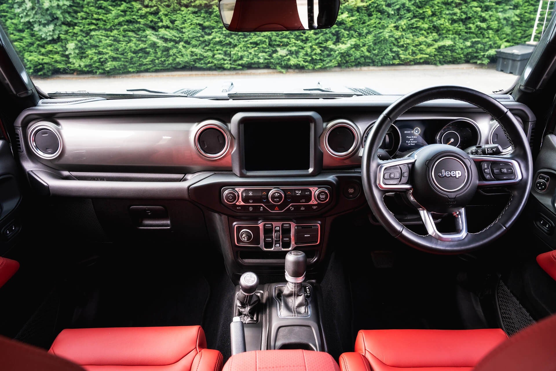Jeep Wrangler Sahara Unlimited Gallery Image