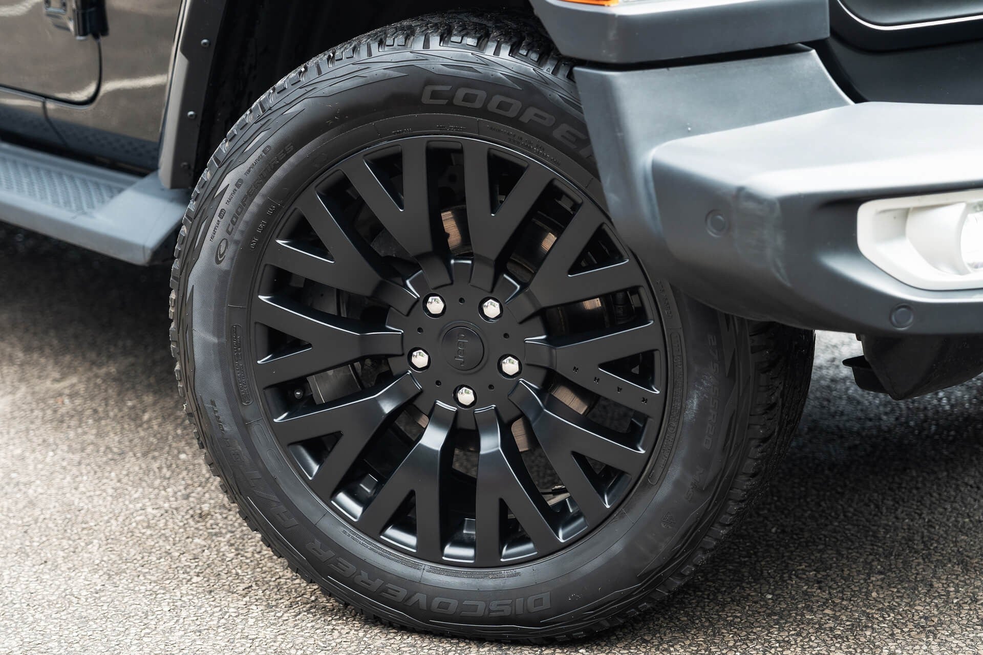 Jeep Wrangler Sahara Unlimited Gallery Image