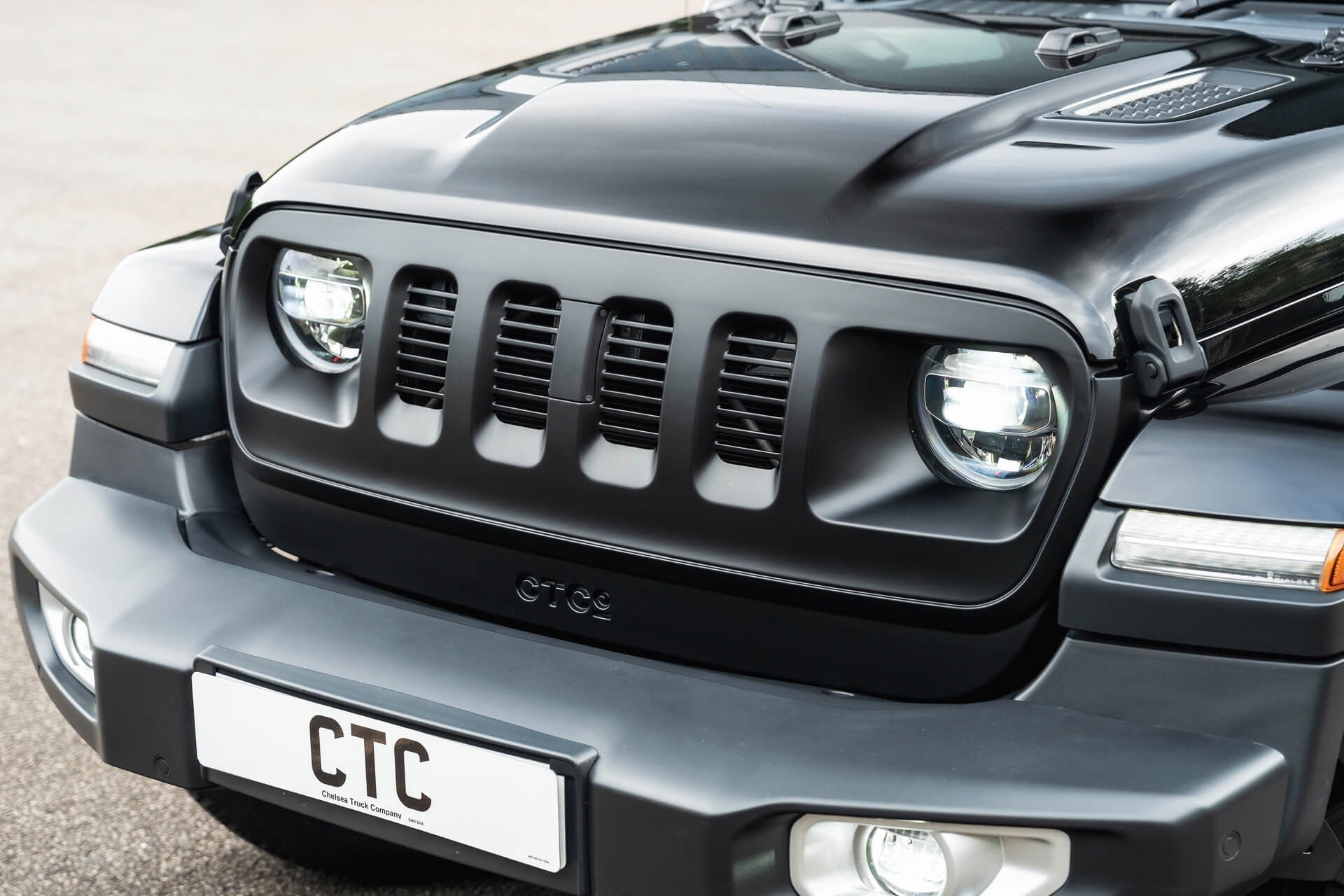 Jeep Wrangler Sahara Unlimited Gallery Image