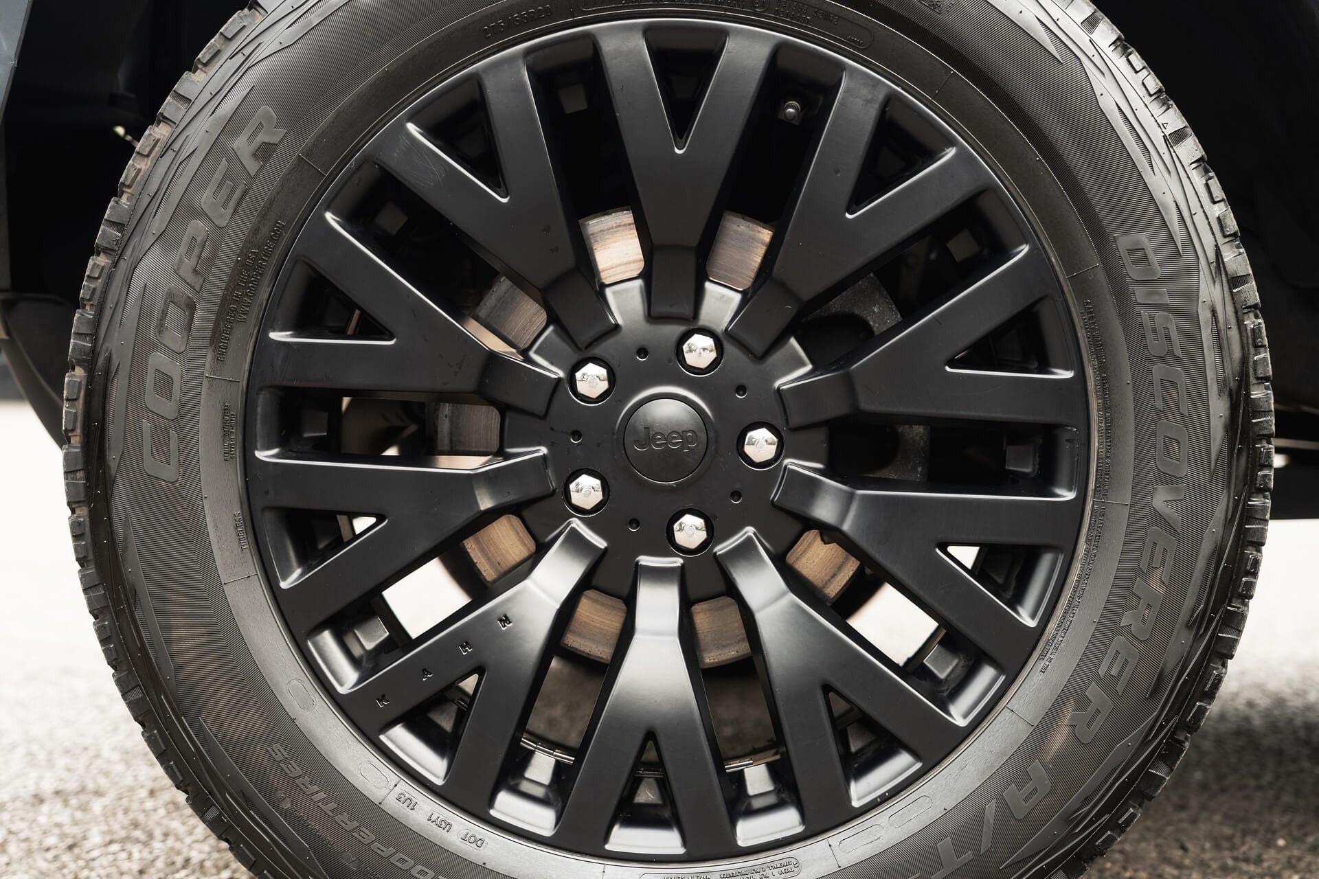 Jeep Wrangler Sahara Unlimited Gallery Image