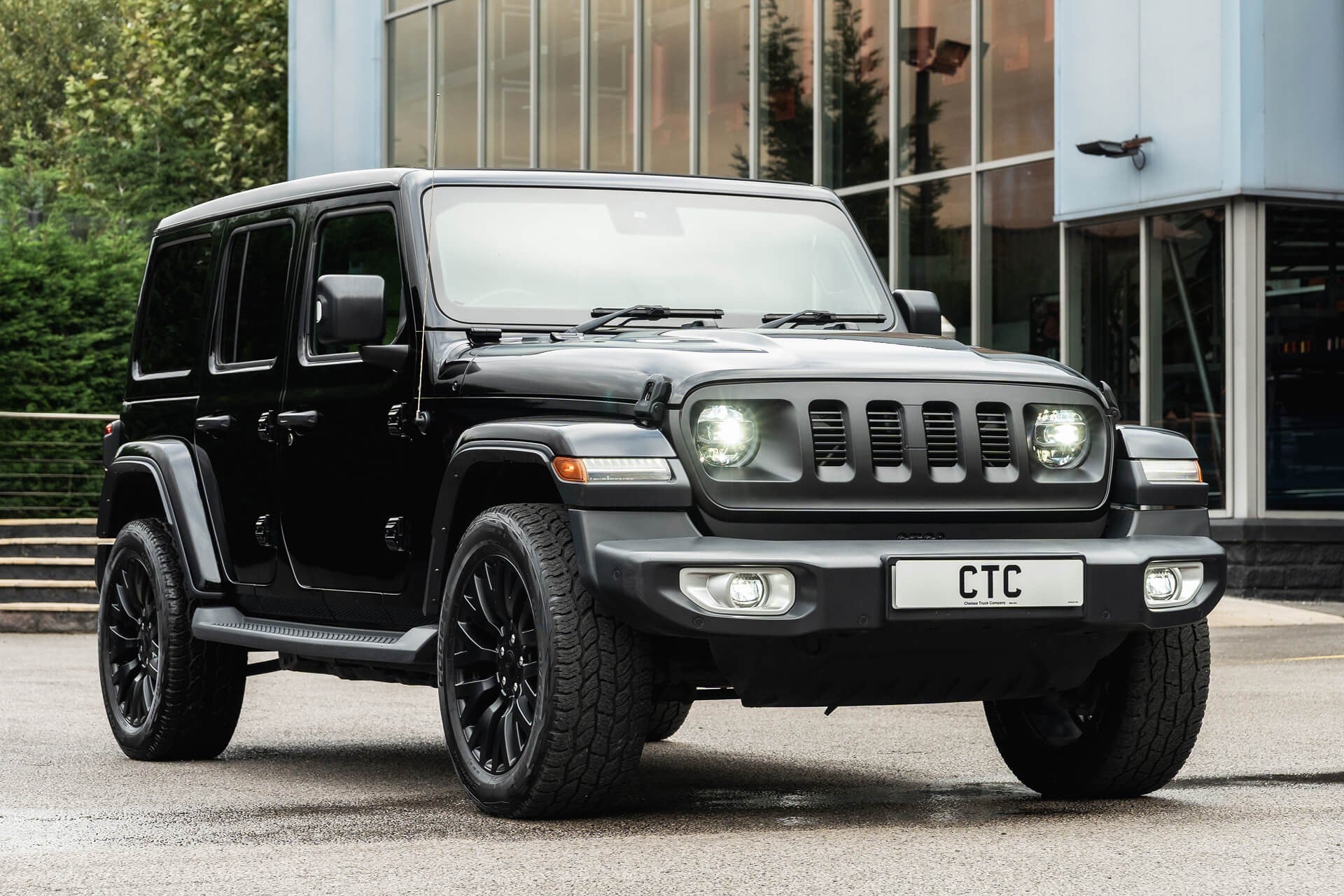 Jeep Wrangler Sahara Unlimited Gallery Image