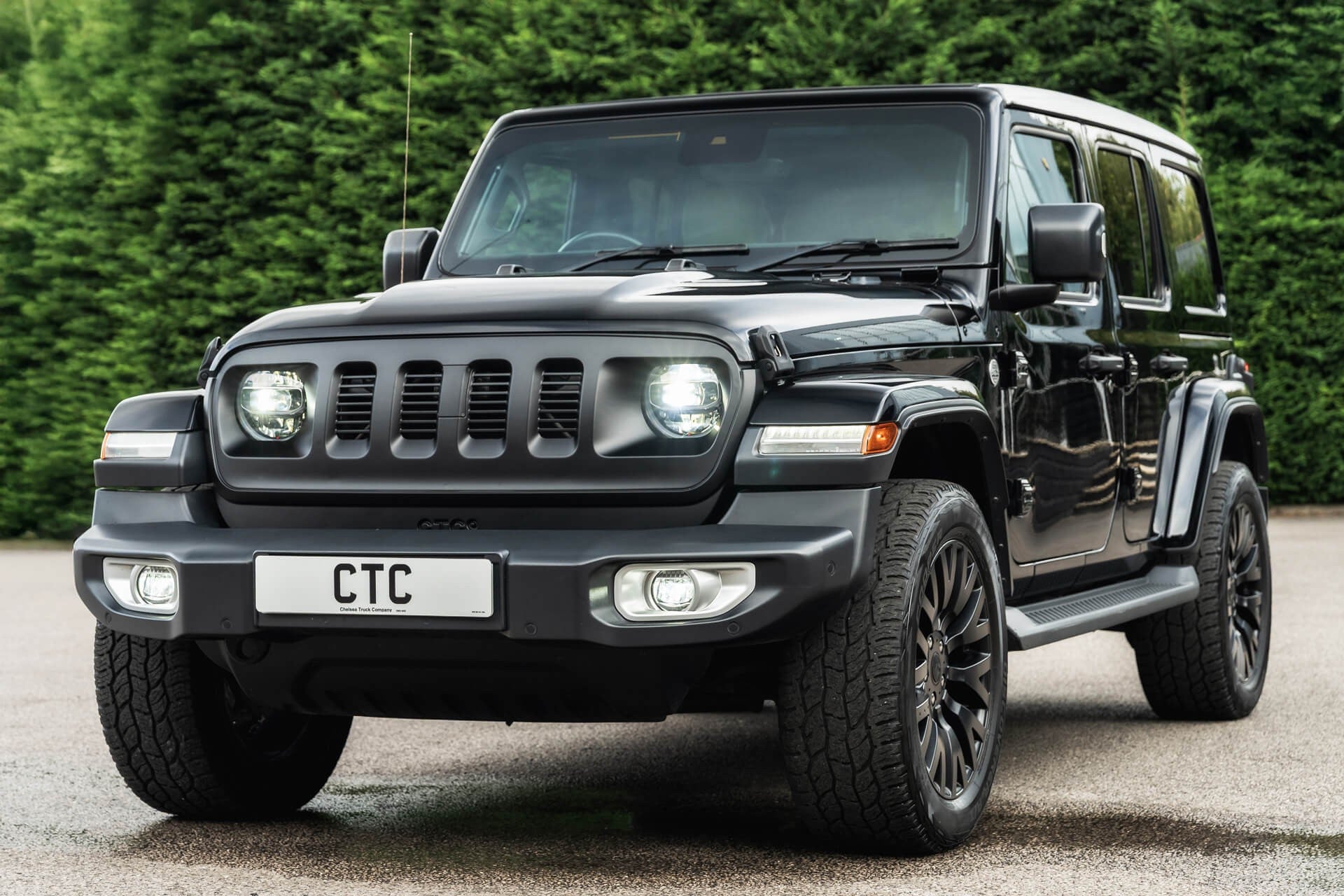 Jeep Wrangler Sahara Unlimited Gallery Image