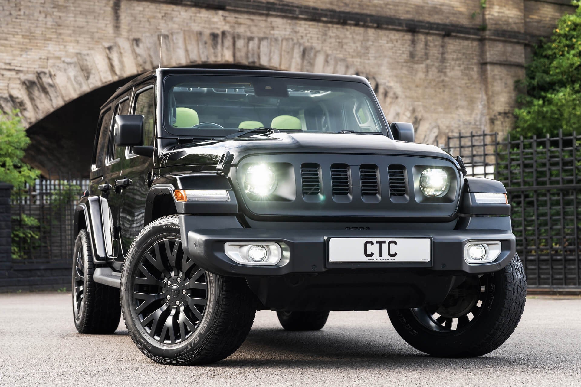 Jeep Wrangler Sahara Unlimited Gallery Image