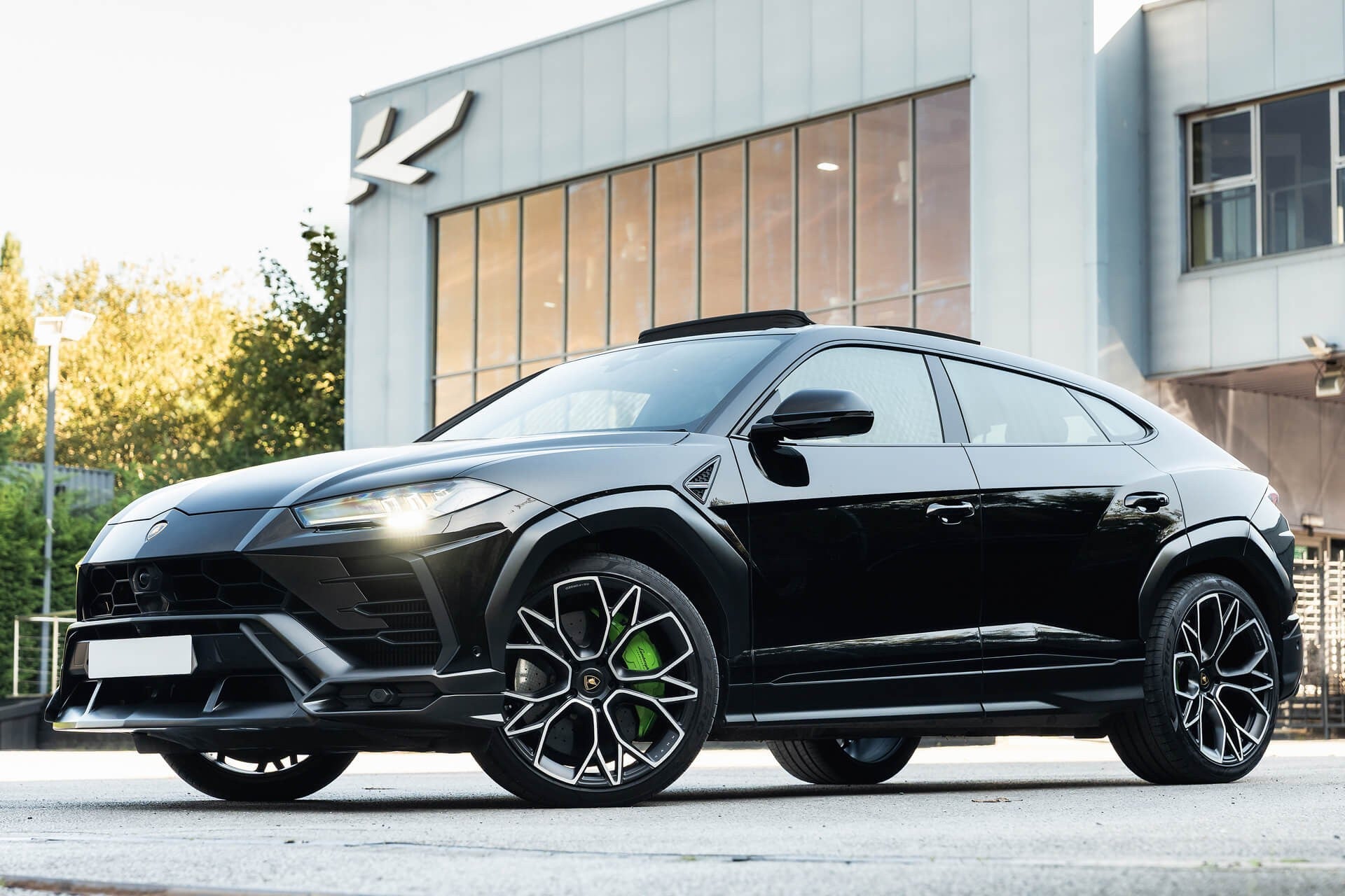 Lamborghini Urus V8 Gallery Image