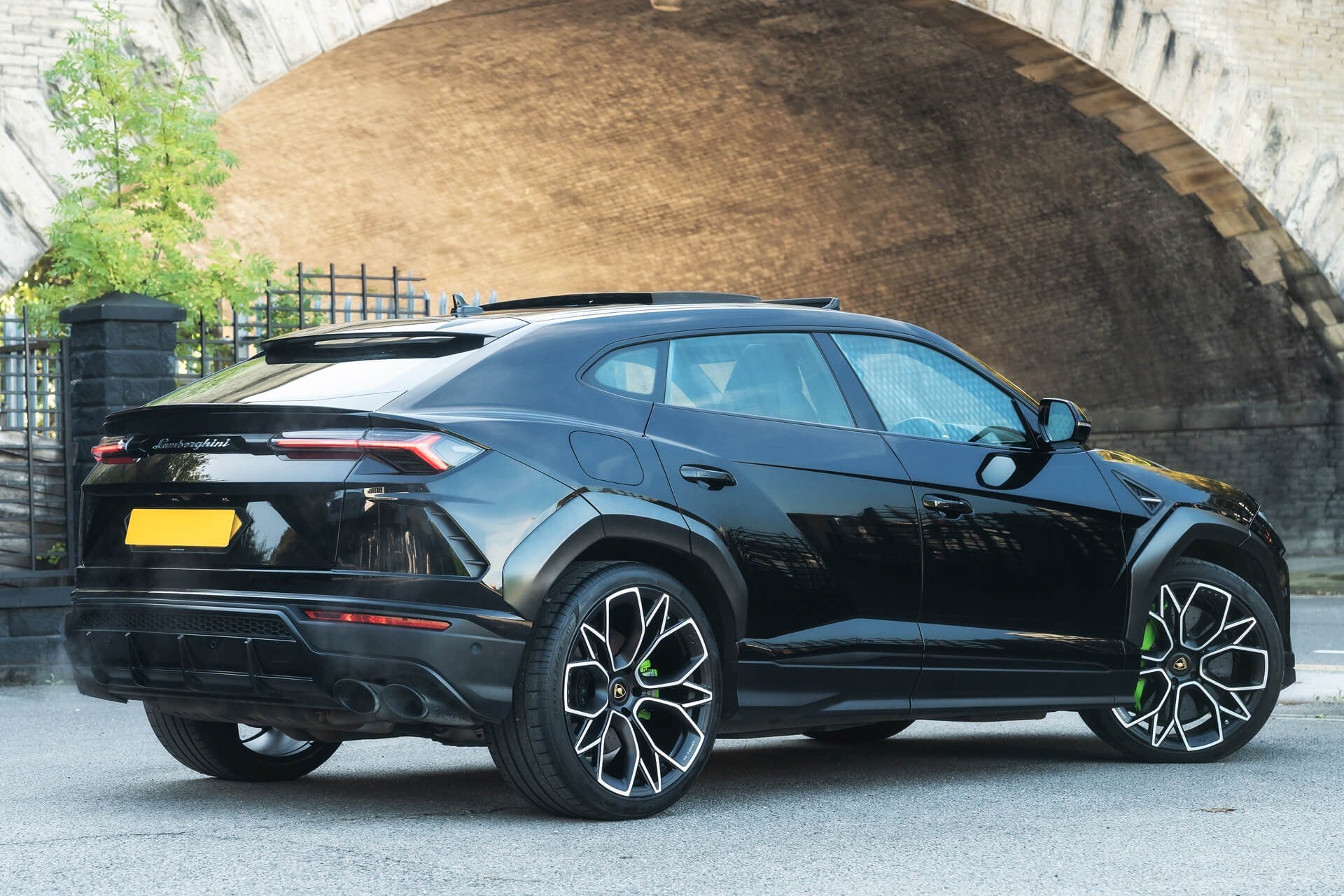 Lamborghini Urus V8 Gallery Image