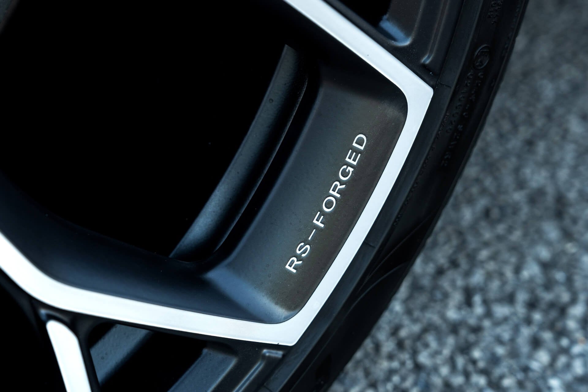 Lamborghini Urus V8 Gallery Image