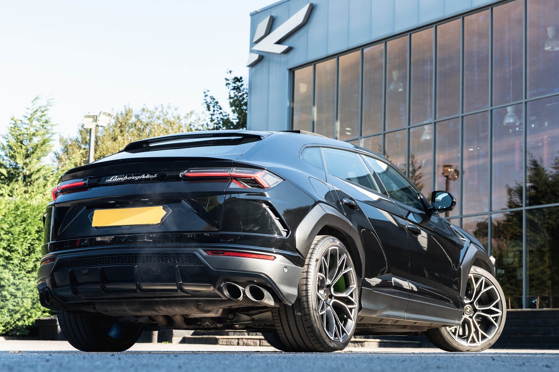 Lamborghini Urus V8 Gallery Image