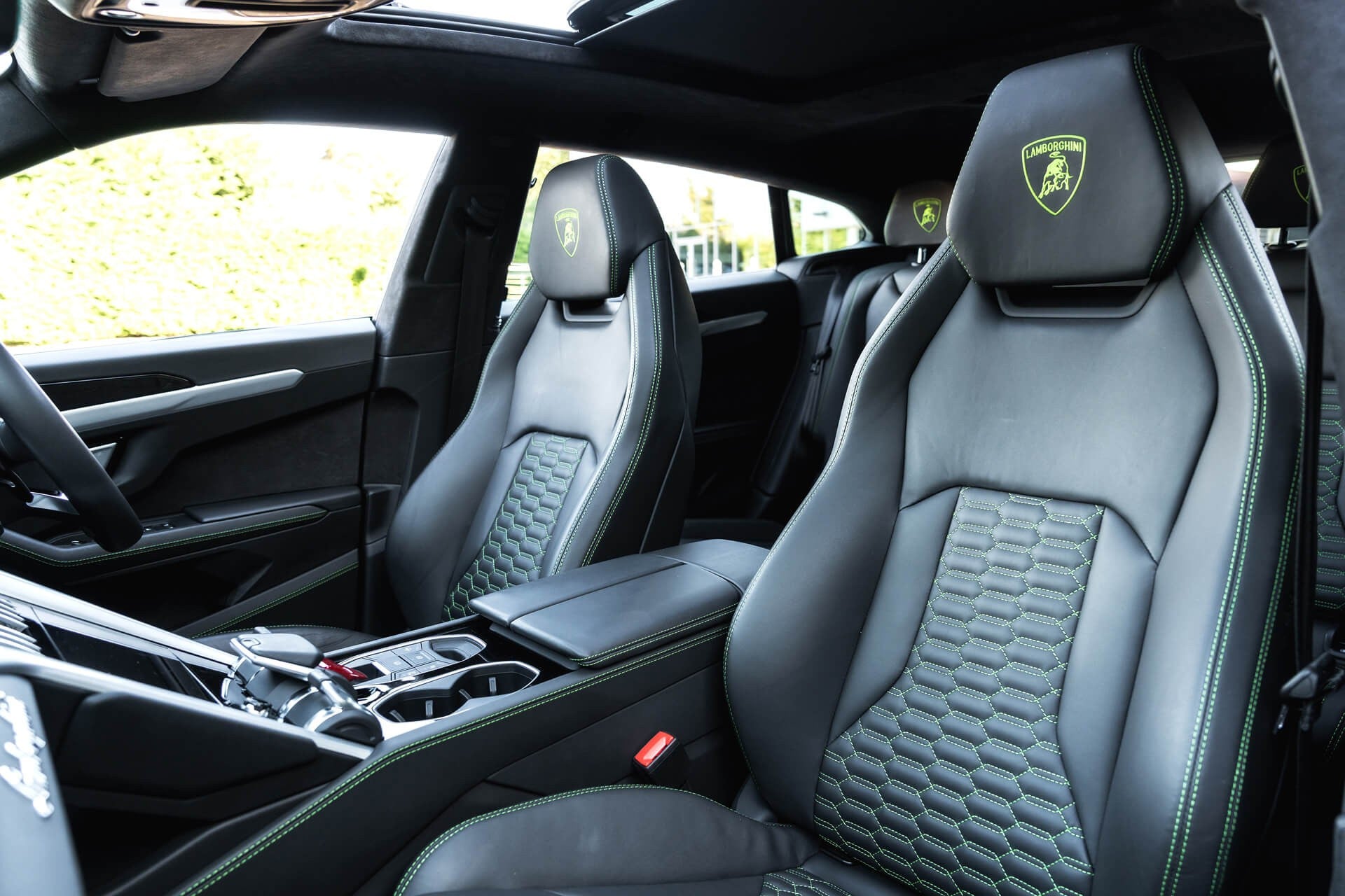 Lamborghini Urus V8 Gallery Image