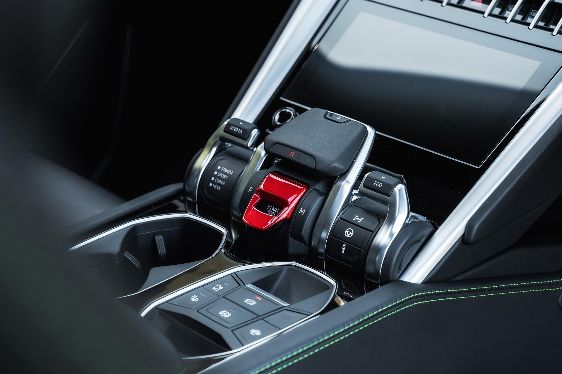 Lamborghini Urus V8 Gallery Image
