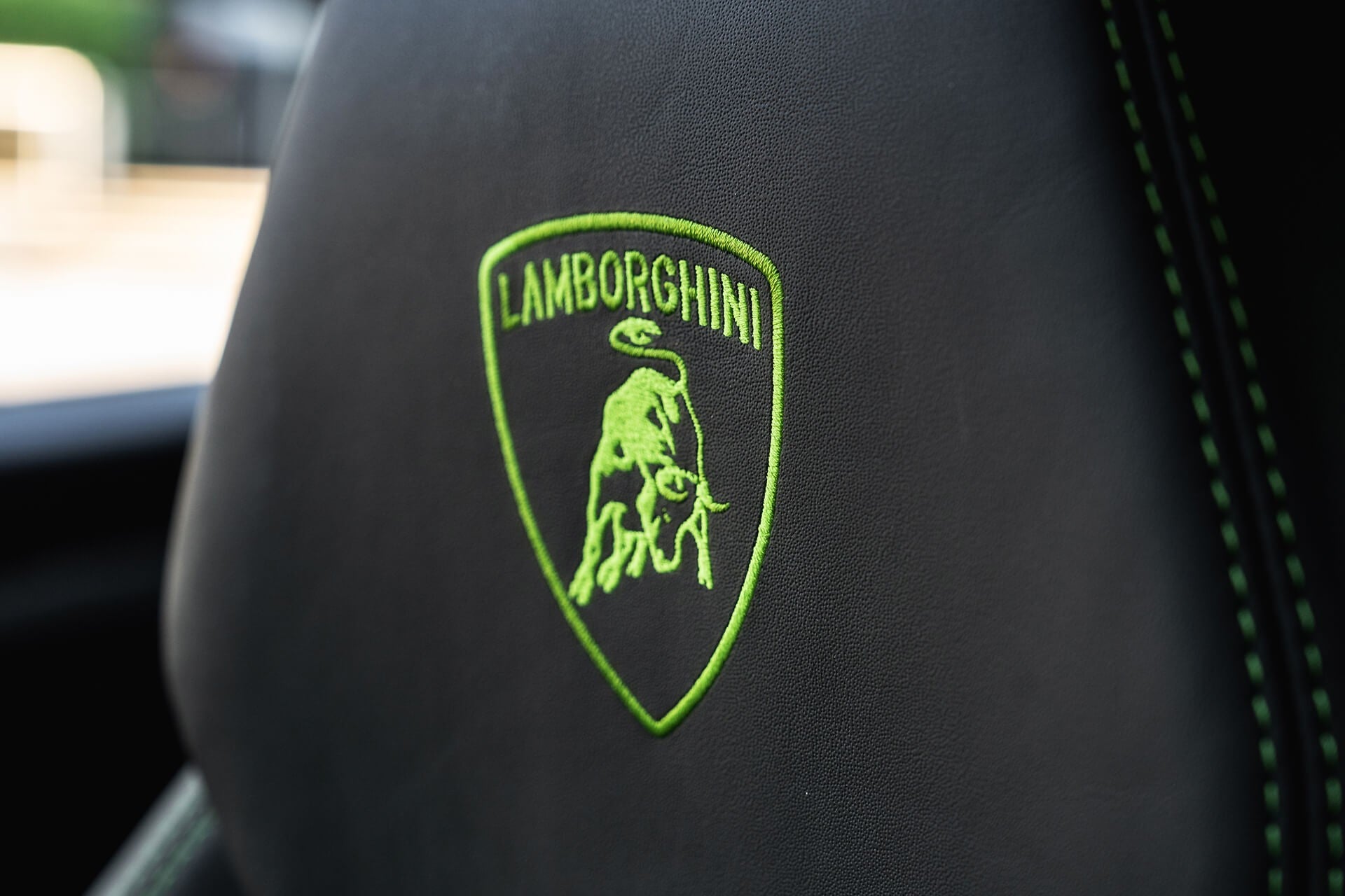 Lamborghini Urus V8 Gallery Image