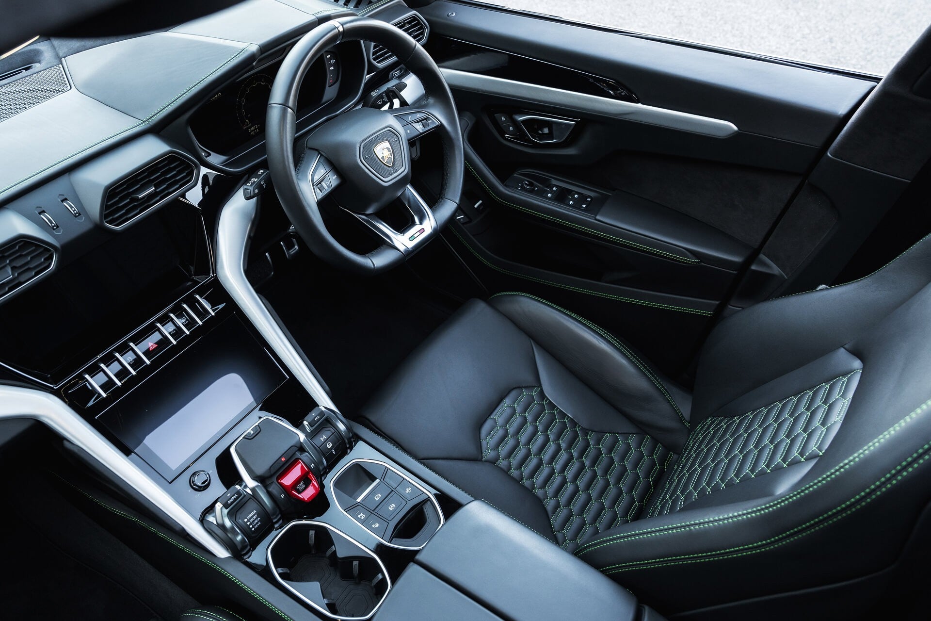 Lamborghini Urus V8 Gallery Image