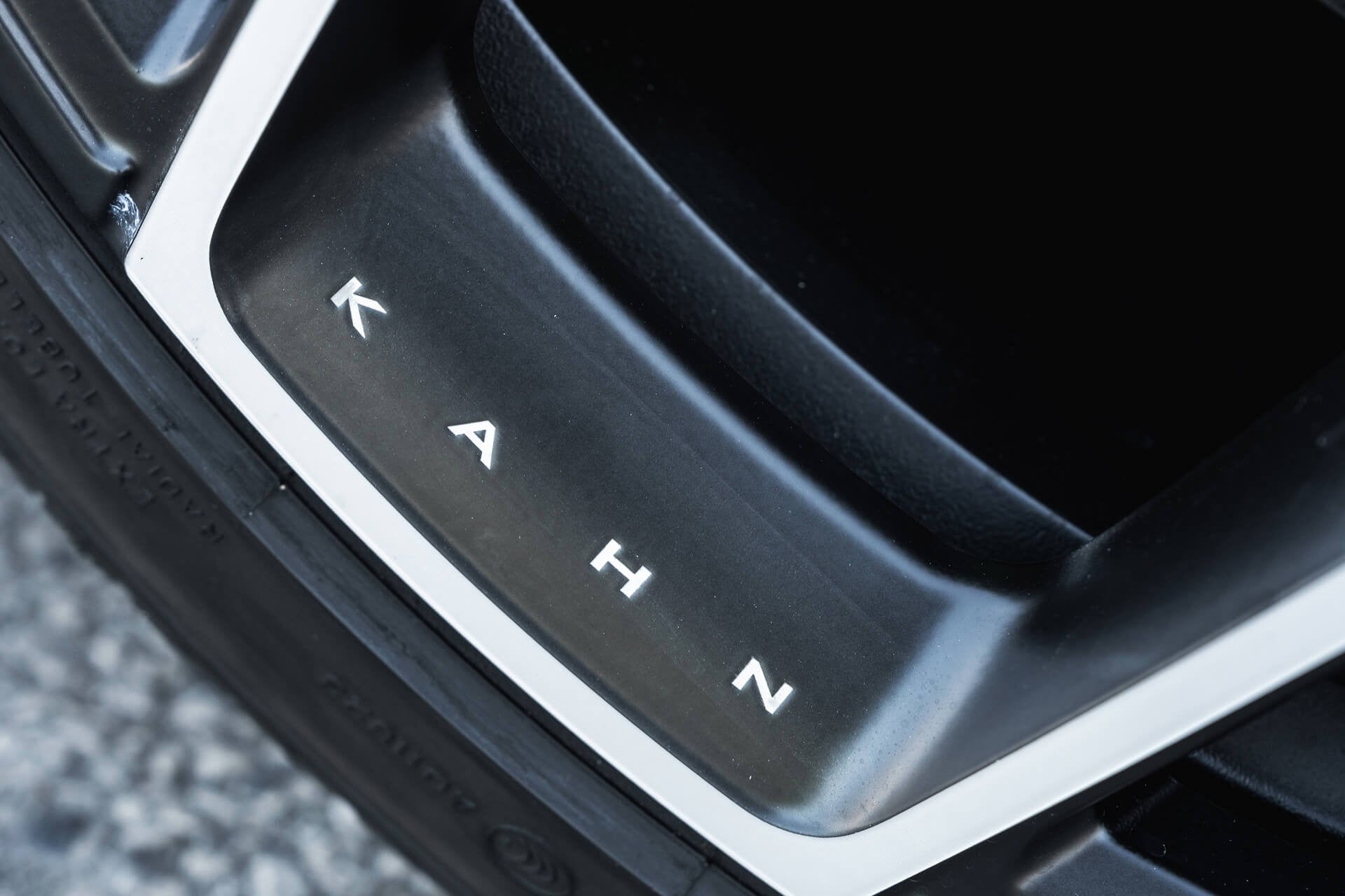 Lamborghini Urus V8 Gallery Image