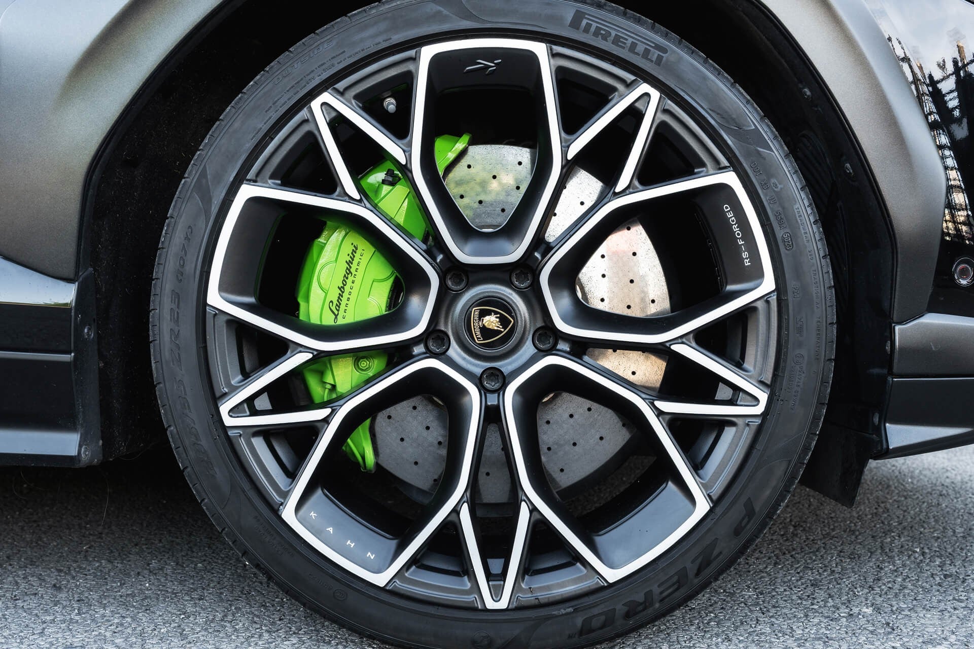 Lamborghini Urus V8 Gallery Image