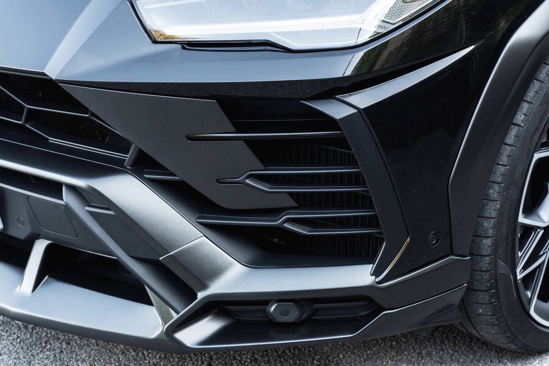 Lamborghini Urus V8 Gallery Image