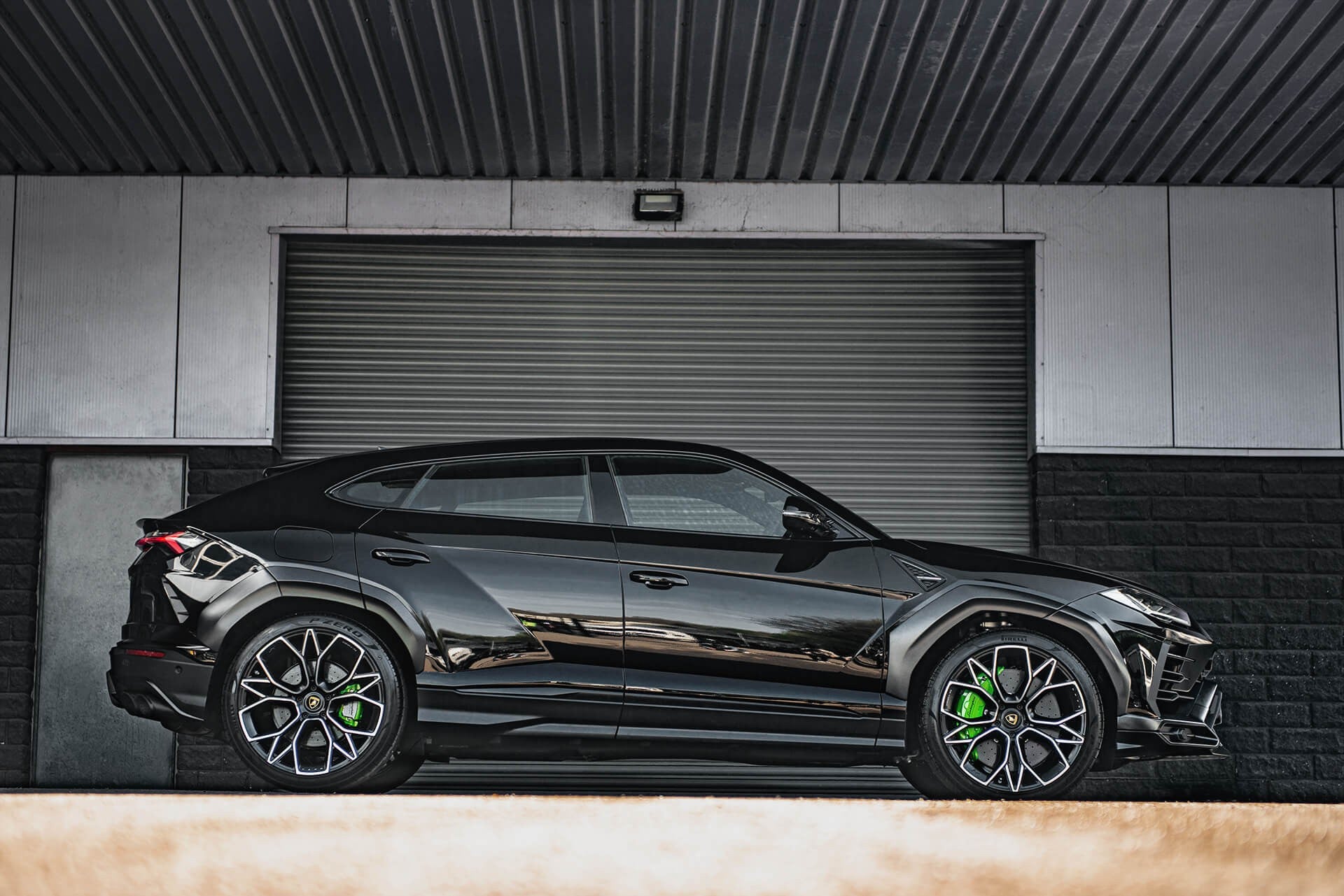 Lamborghini Urus V8 Gallery Image