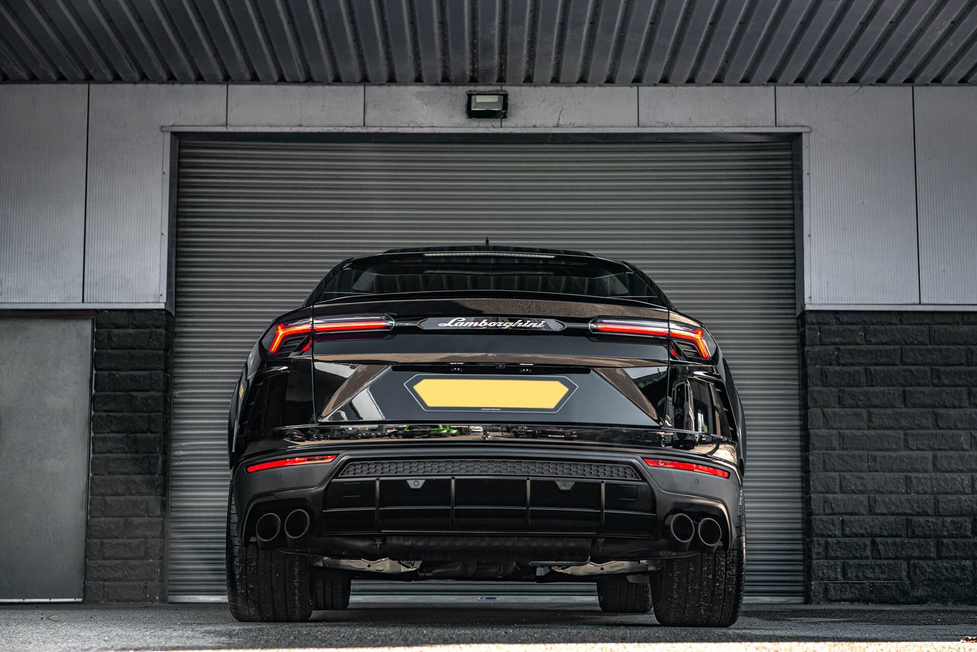 Lamborghini Urus V8 Gallery Image