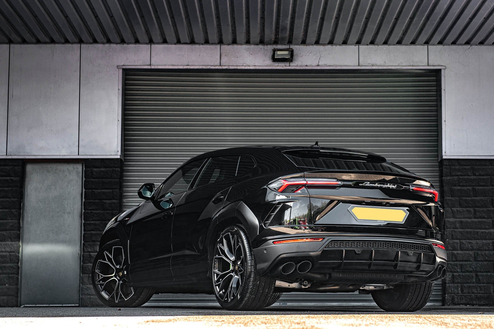 Lamborghini Urus V8 Gallery Image