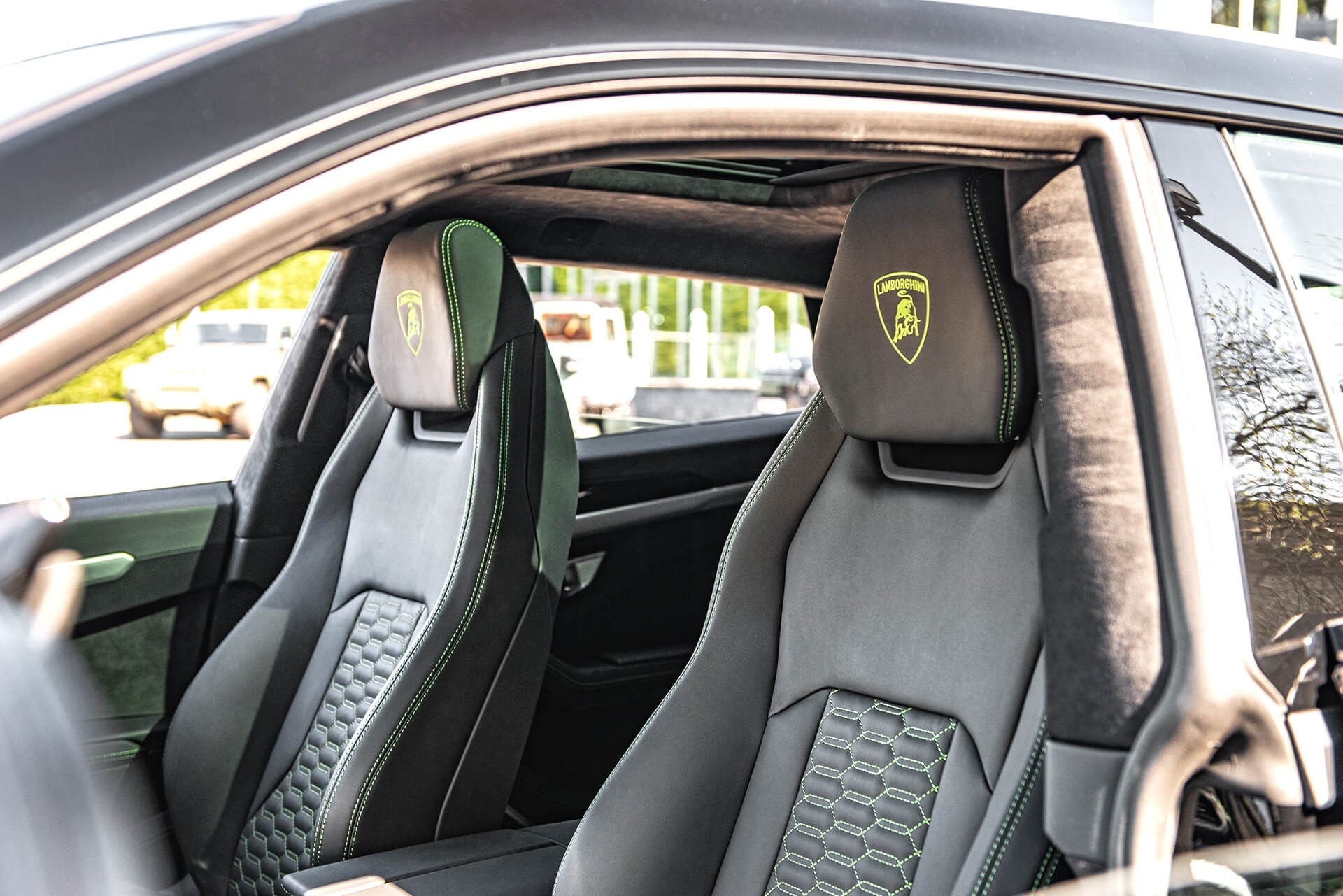 Lamborghini Urus V8 Gallery Image