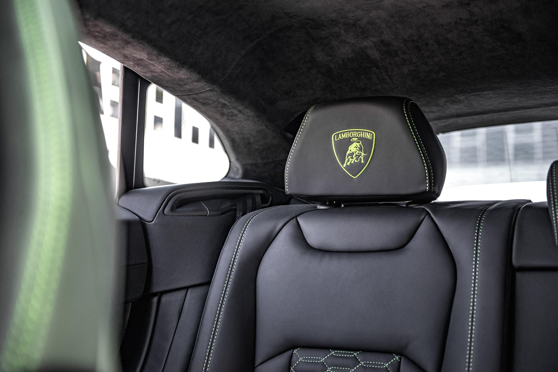 Lamborghini Urus V8 Gallery Image