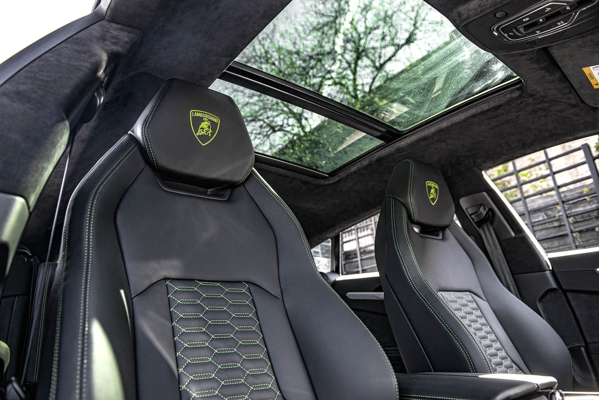 Lamborghini Urus V8 Gallery Image